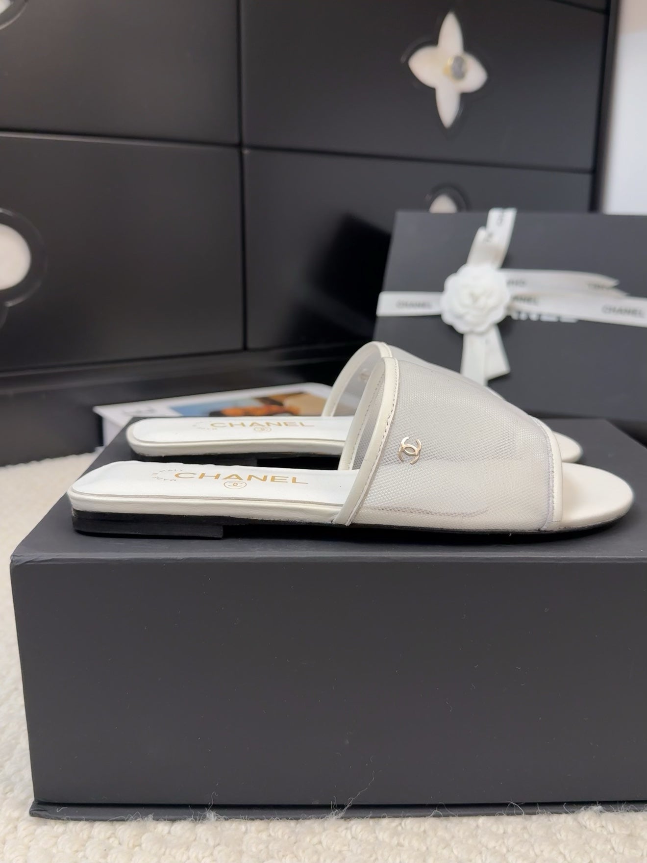 FLAT SLIDE IN WHITE MESH AND SUEDE - 35