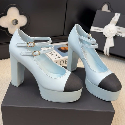 FLATFORM SANDAL IN LIGHT BLUE CALFSKIN AND BLACK FABRIC - 35
