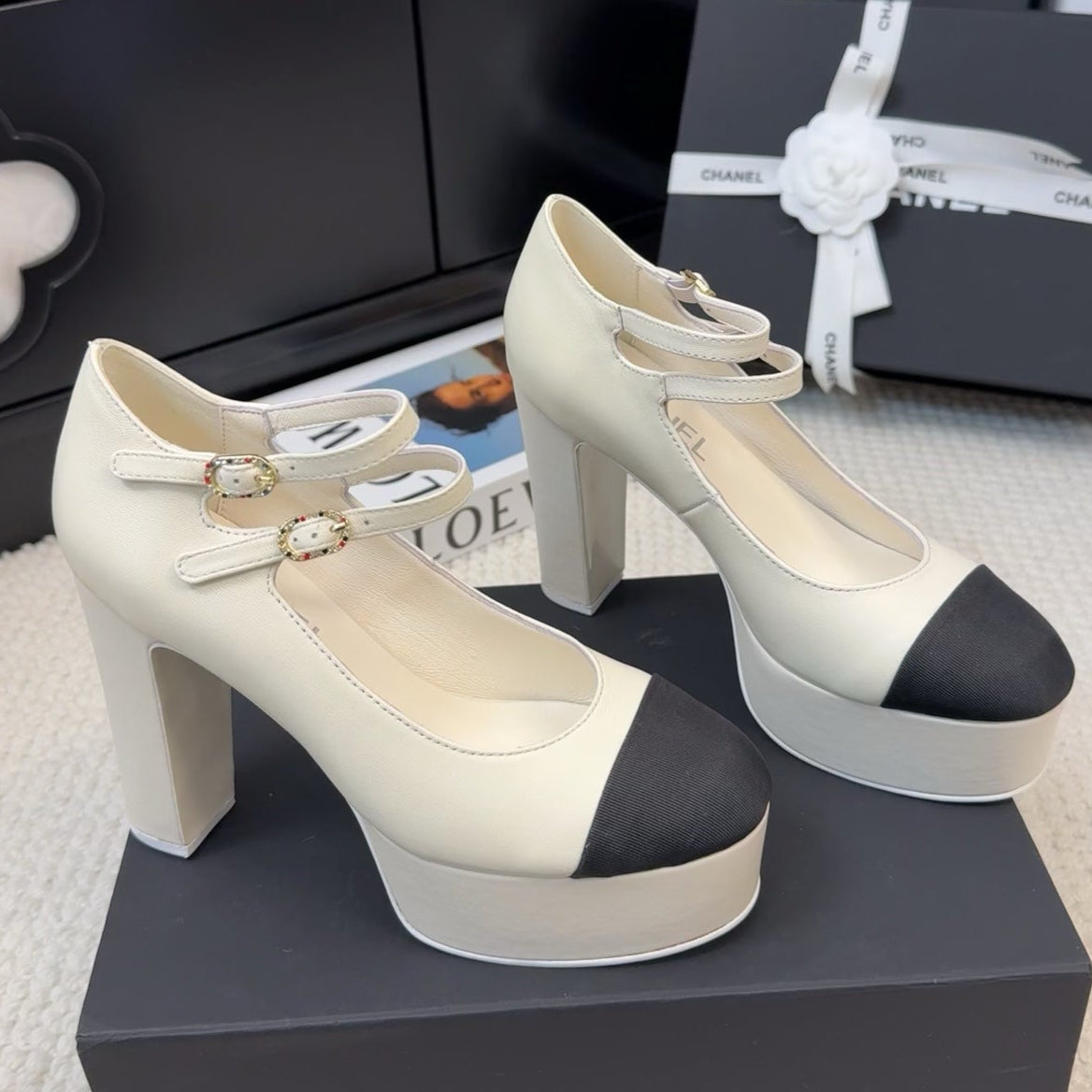 FLATFORM SANDAL IN PALE YELLOW CALFSKIN AND BLACK FABRIC - 35