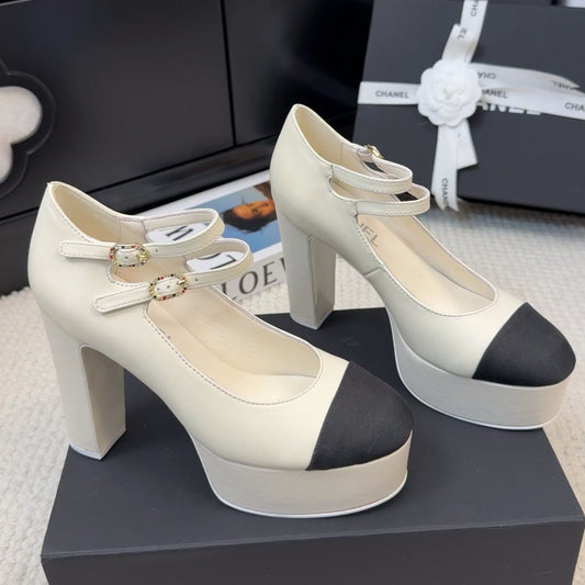 FLATFORM SANDAL IN PALE YELLOW CALFSKIN AND BLACK FABRIC - 35