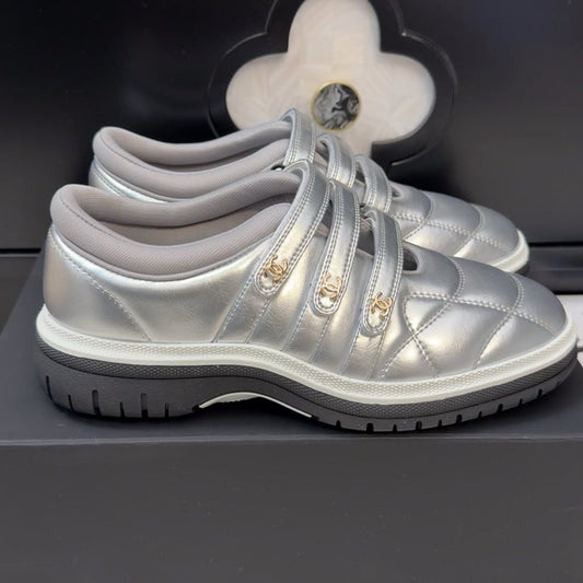 SNEAKERS WITH THREE STRAPS IN SILVER CALFSKIN - 35