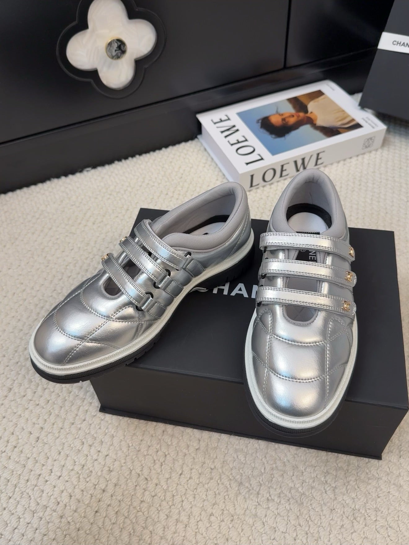 SNEAKERS WITH THREE STRAPS IN SILVER CALFSKIN - 35