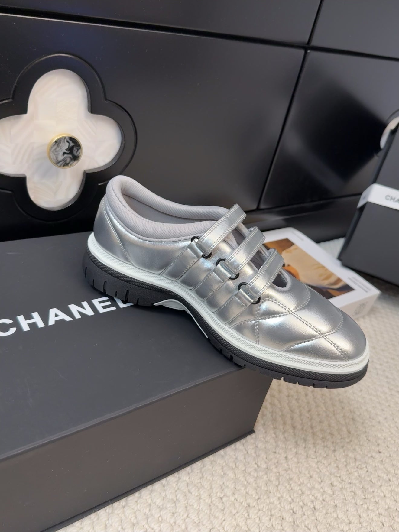 SNEAKERS WITH THREE STRAPS IN SILVER CALFSKIN - 35