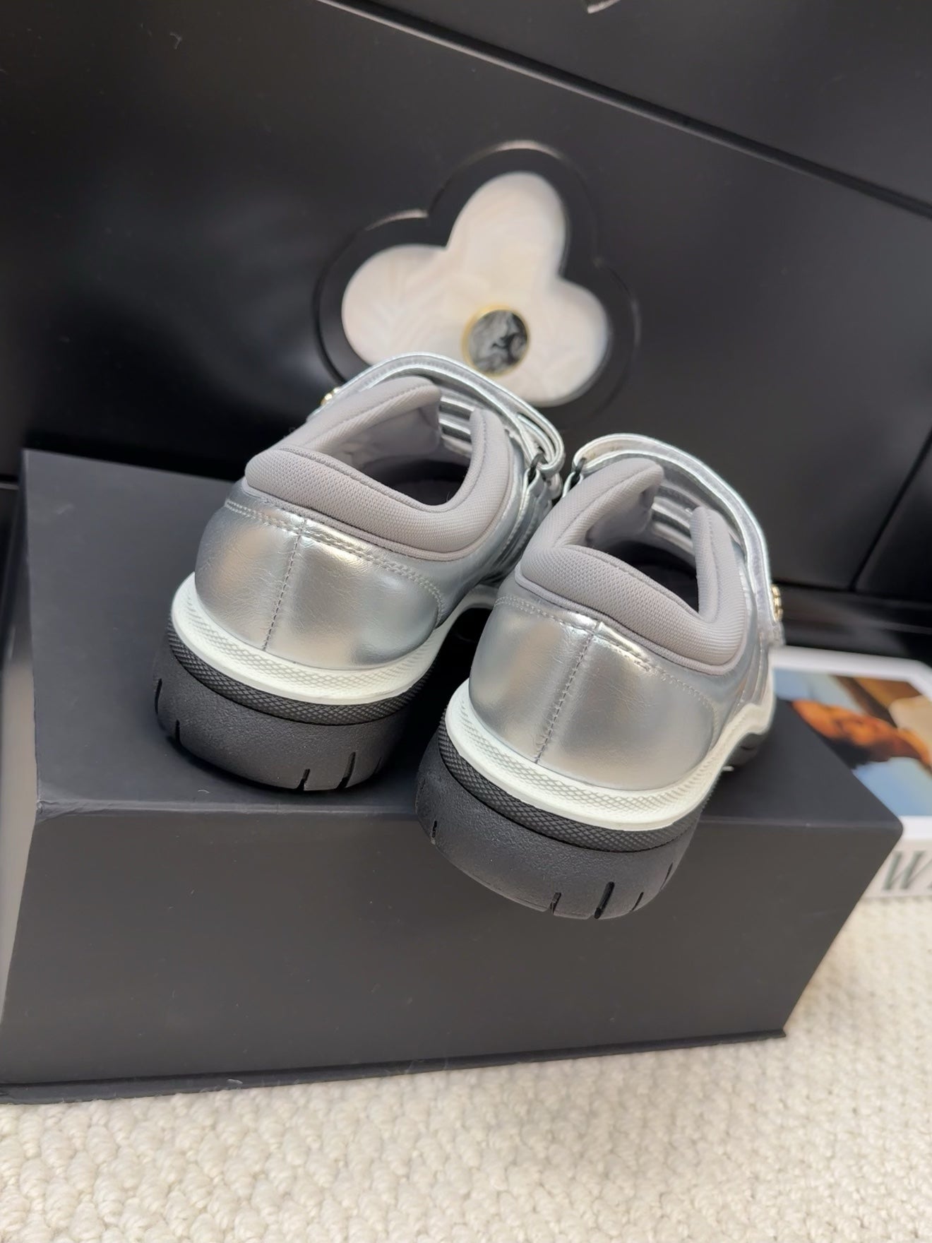 SNEAKERS WITH THREE STRAPS IN SILVER CALFSKIN - 35