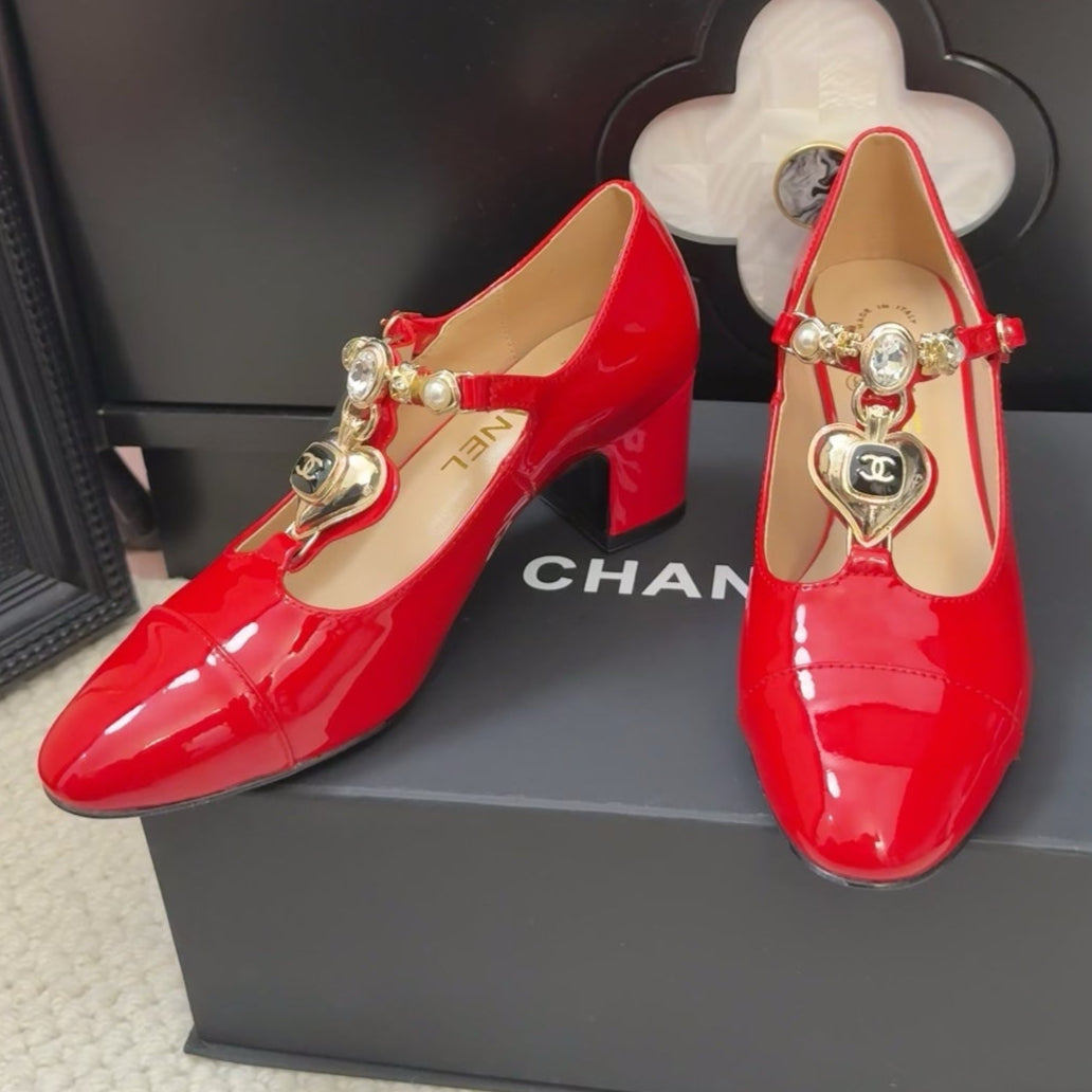 MARY JANE SHOES IN RUBY RED PATENT CALFSKIN 55 MM - 35