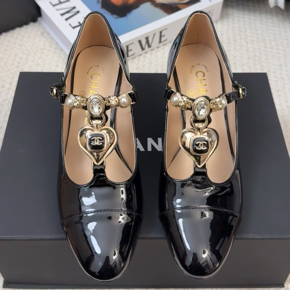 MARY JANE SHOES IN BLACK PATENT CALFSKIN 55 MM - 35