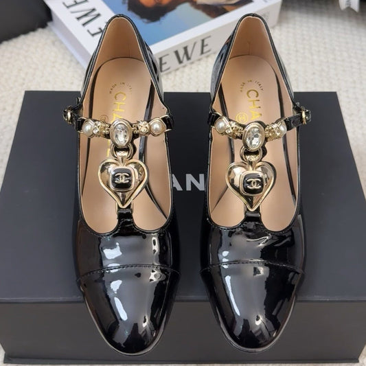 MARY JANE SHOES IN BLACK PATENT CALFSKIN 55 MM - 35