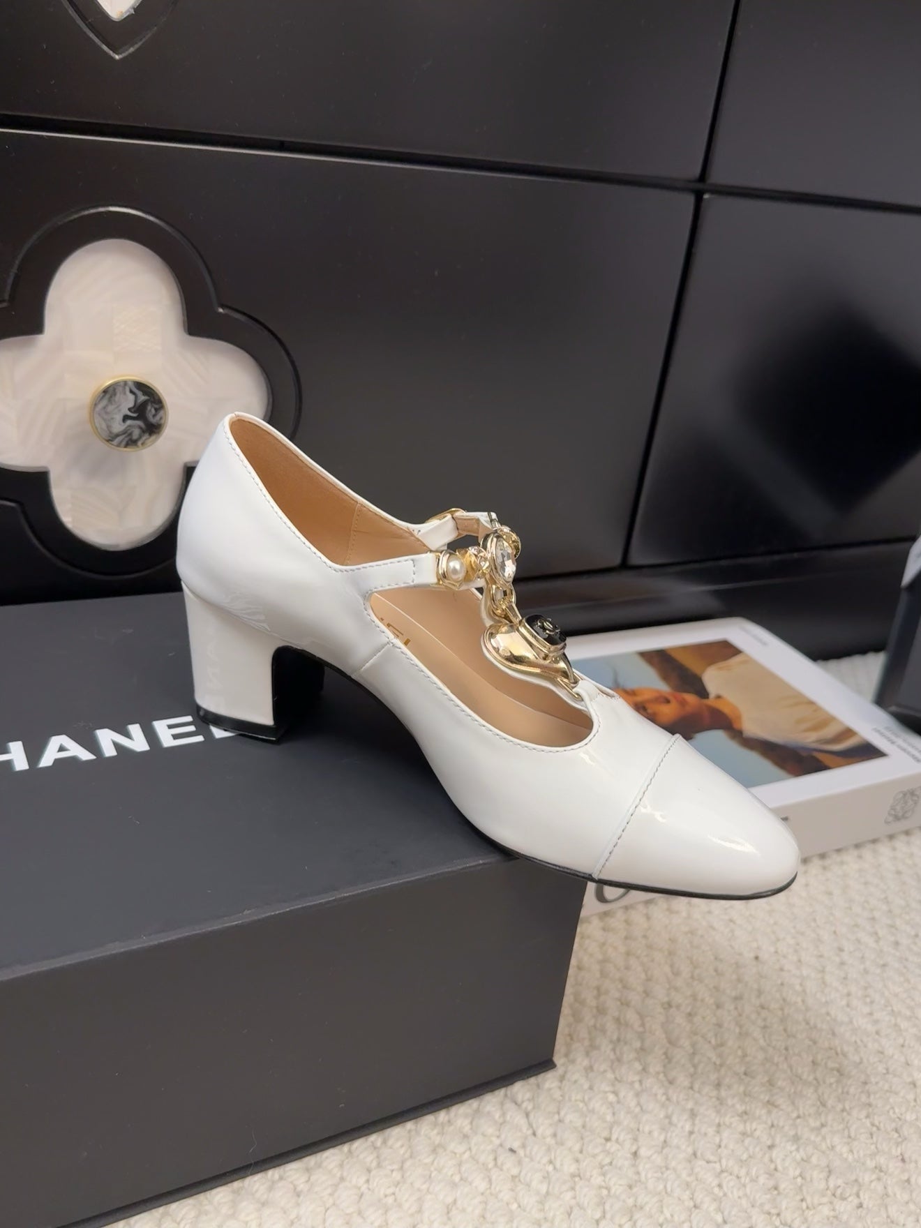 MARY JANE SHOES IN WHITE PATENT CALFSKIN 55 MM - 35