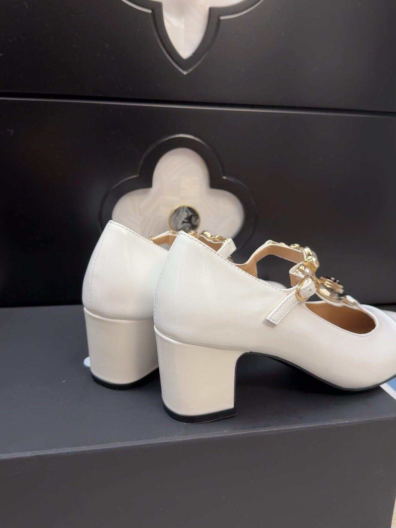 MARY JANE SHOES IN WHITE PATENT CALFSKIN 55 MM - 35