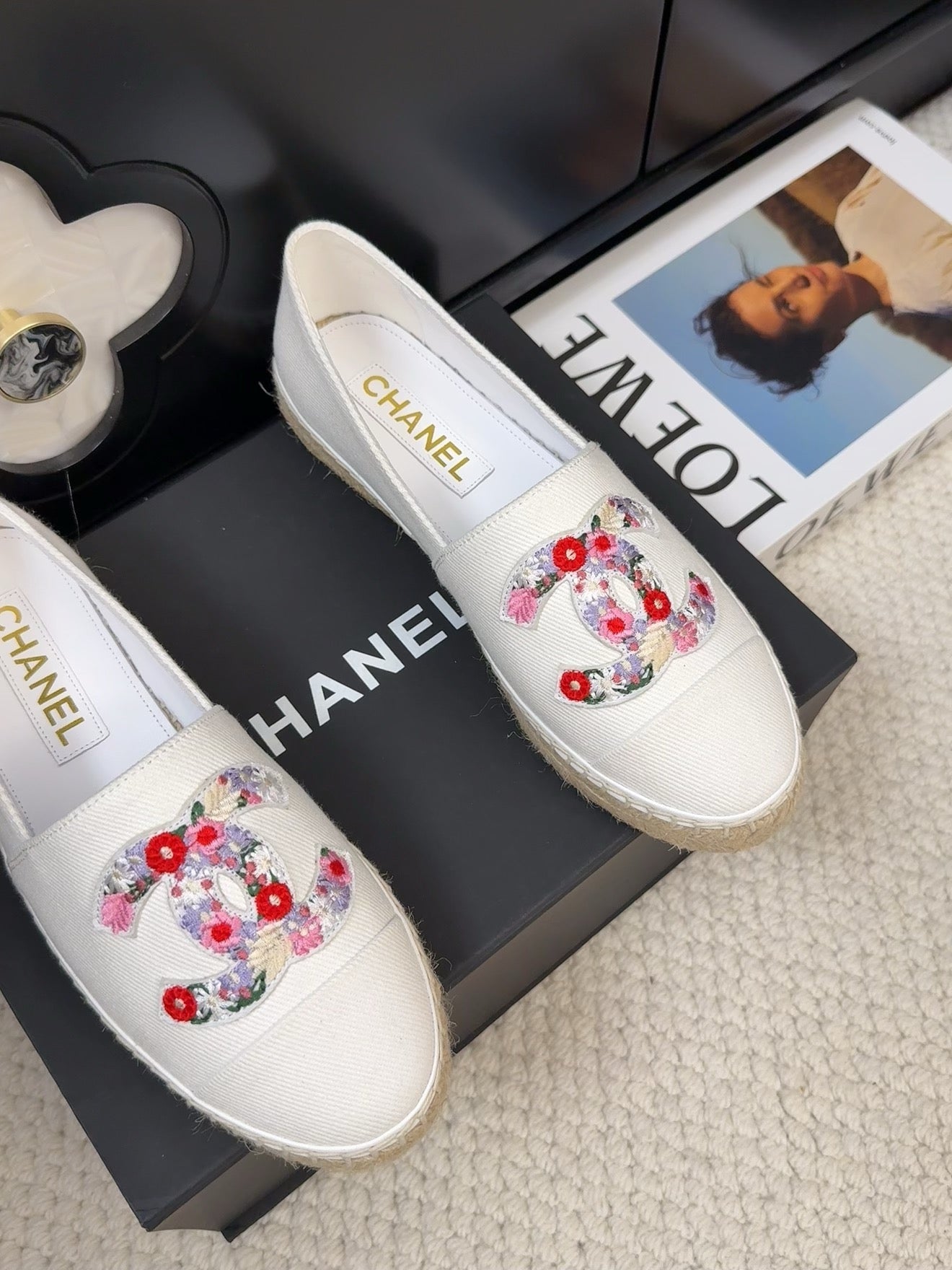 LOAFER IN WHITE CANVAS WITH COLORFUL LOGO - 35