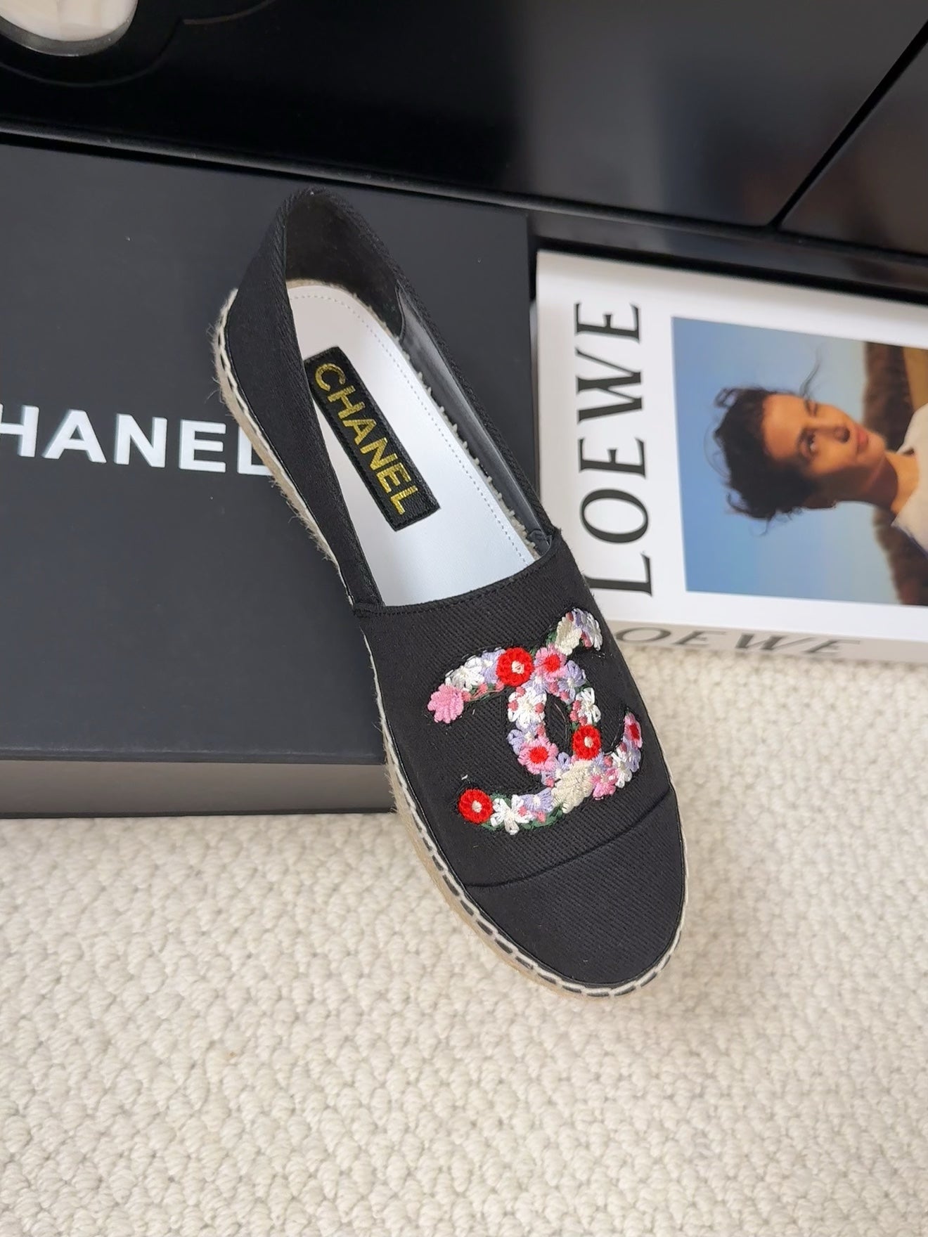 LOAFER IN BLACK CANVAS WITH COLORFUL LOGO - 35