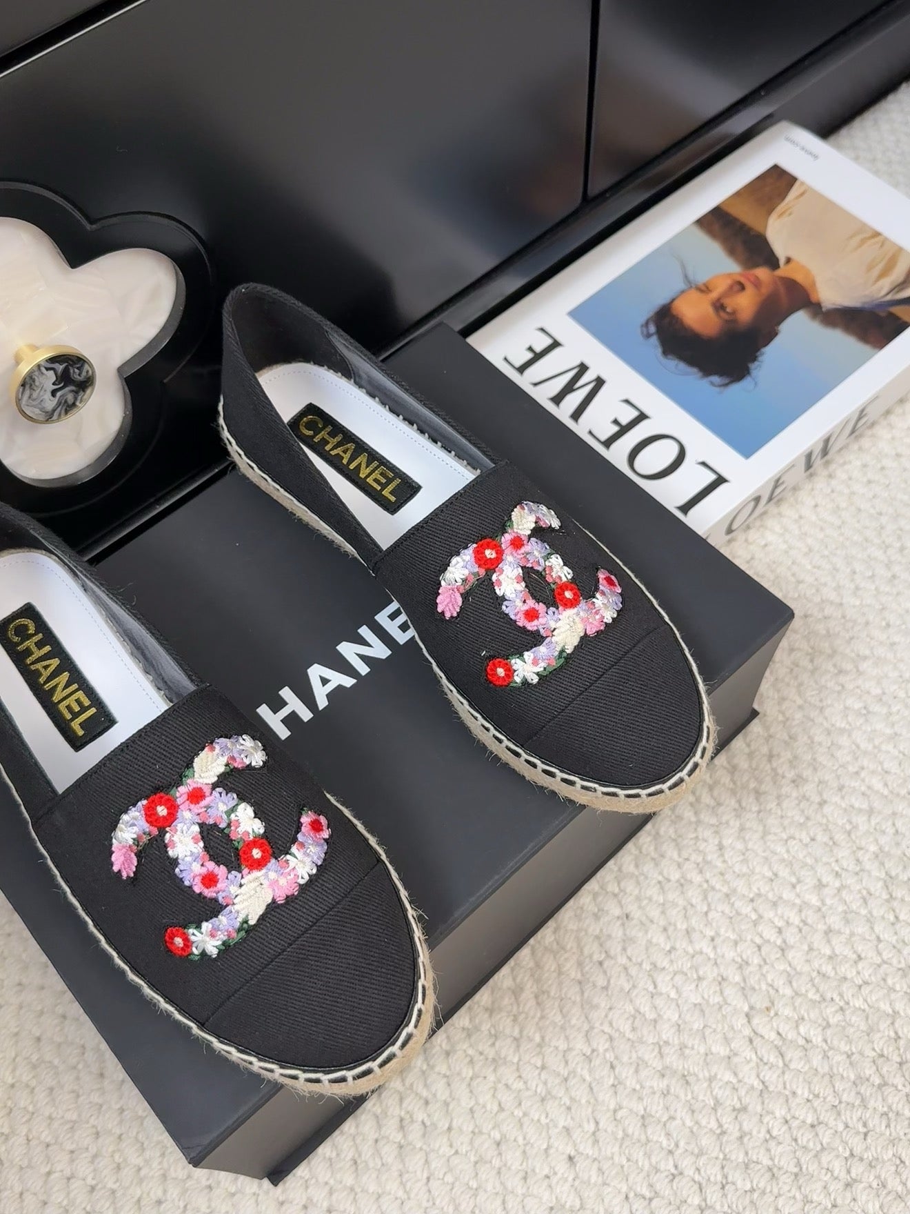 LOAFER IN BLACK CANVAS WITH COLORFUL LOGO - 35