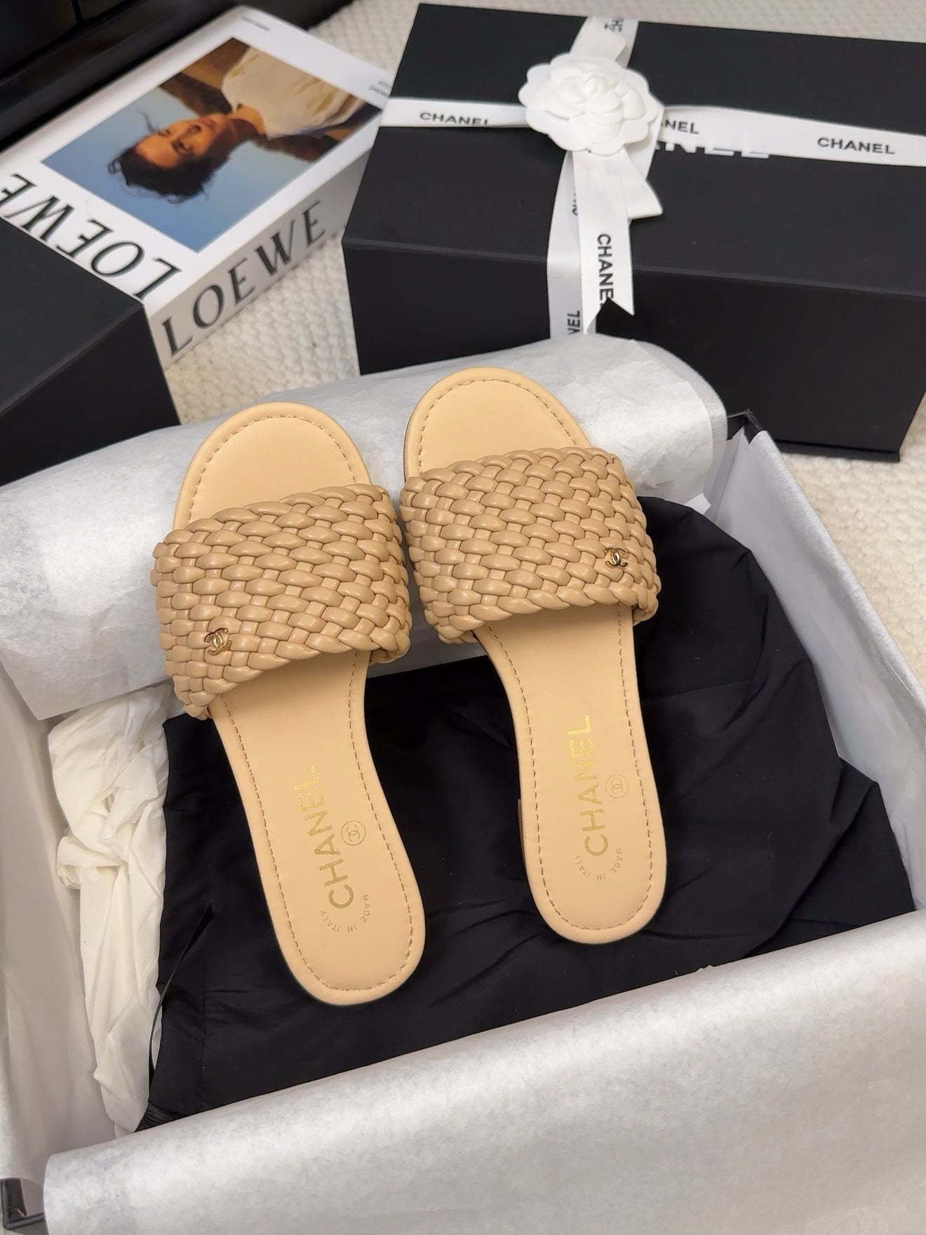 FLAT SLIDES IN FLAX YELLOW LAMBSKIN - 34
