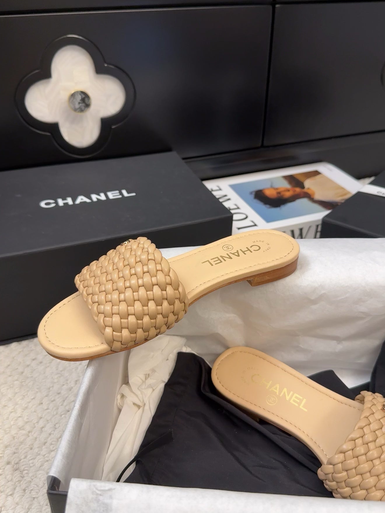 FLAT SLIDES IN FLAX YELLOW LAMBSKIN - 34