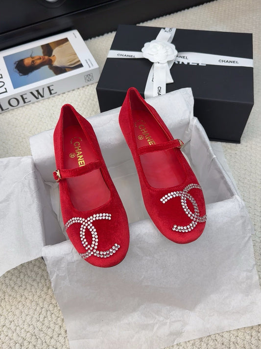 MARY JANE SHOES IN CHERRY RED VELVET WITH CRYSTALS LOGO - 34