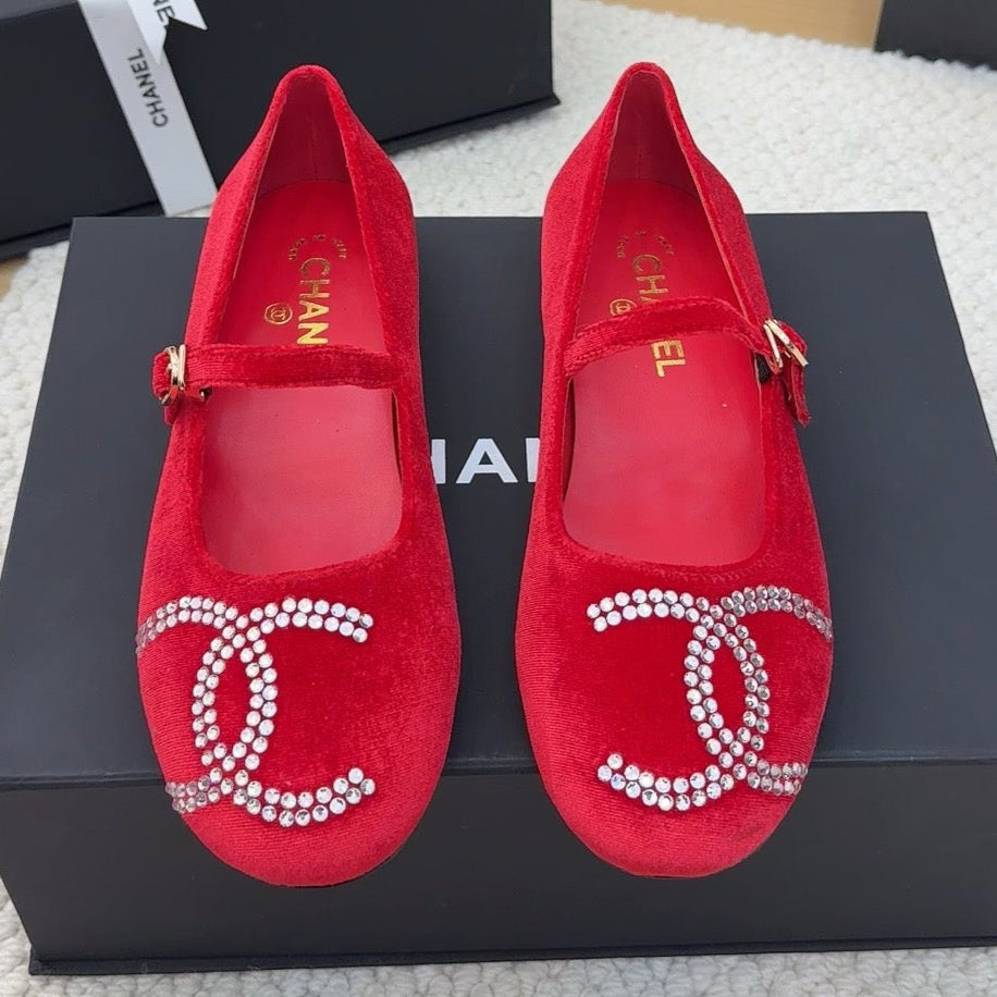 MARY JANE SHOES IN CHERRY RED VELVET WITH CRYSTALS LOGO - 34