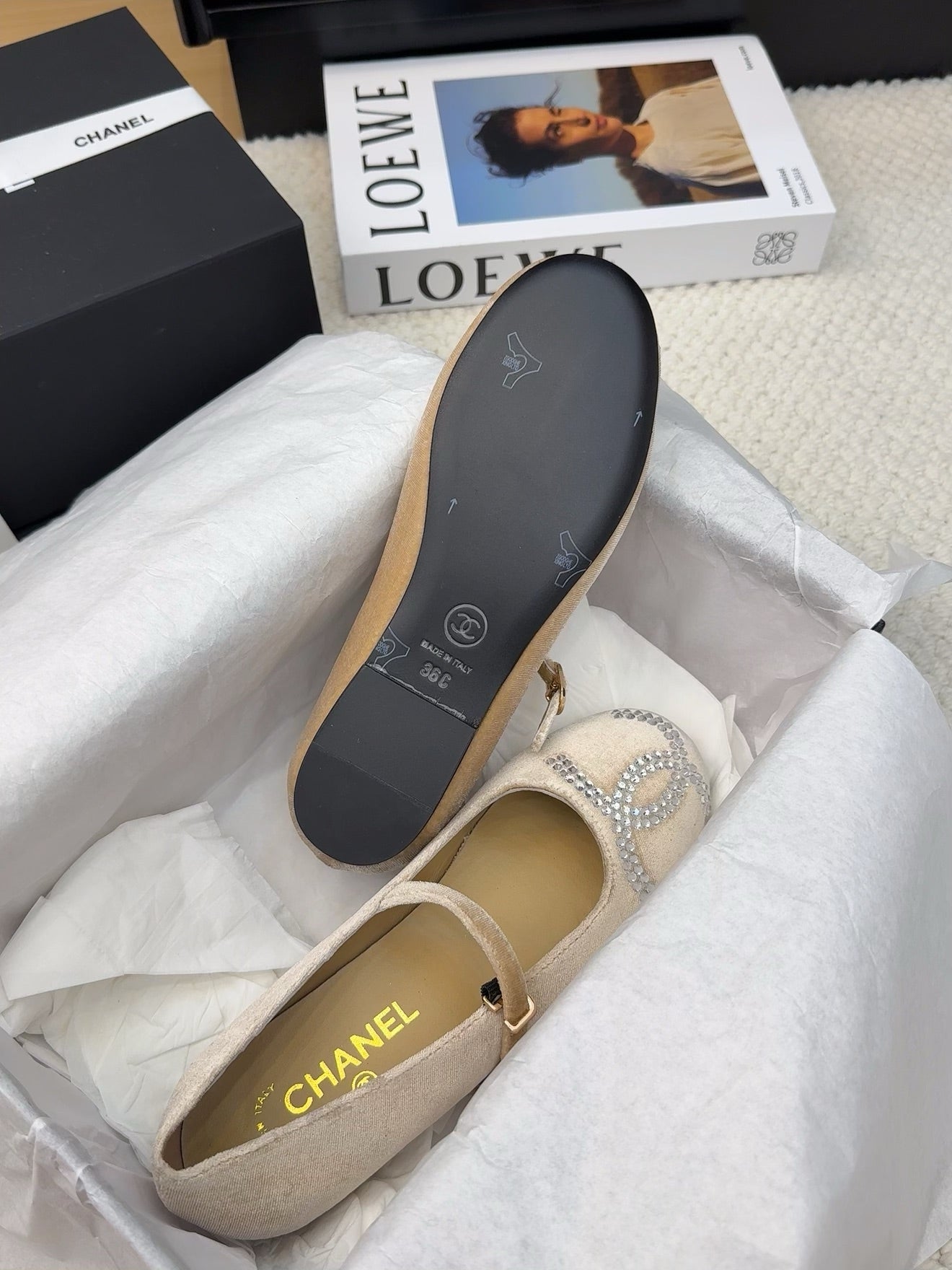 MARY JANE SHOES IN SAND BROWN VELVET WITH CRYSTALS LOGO - 34
