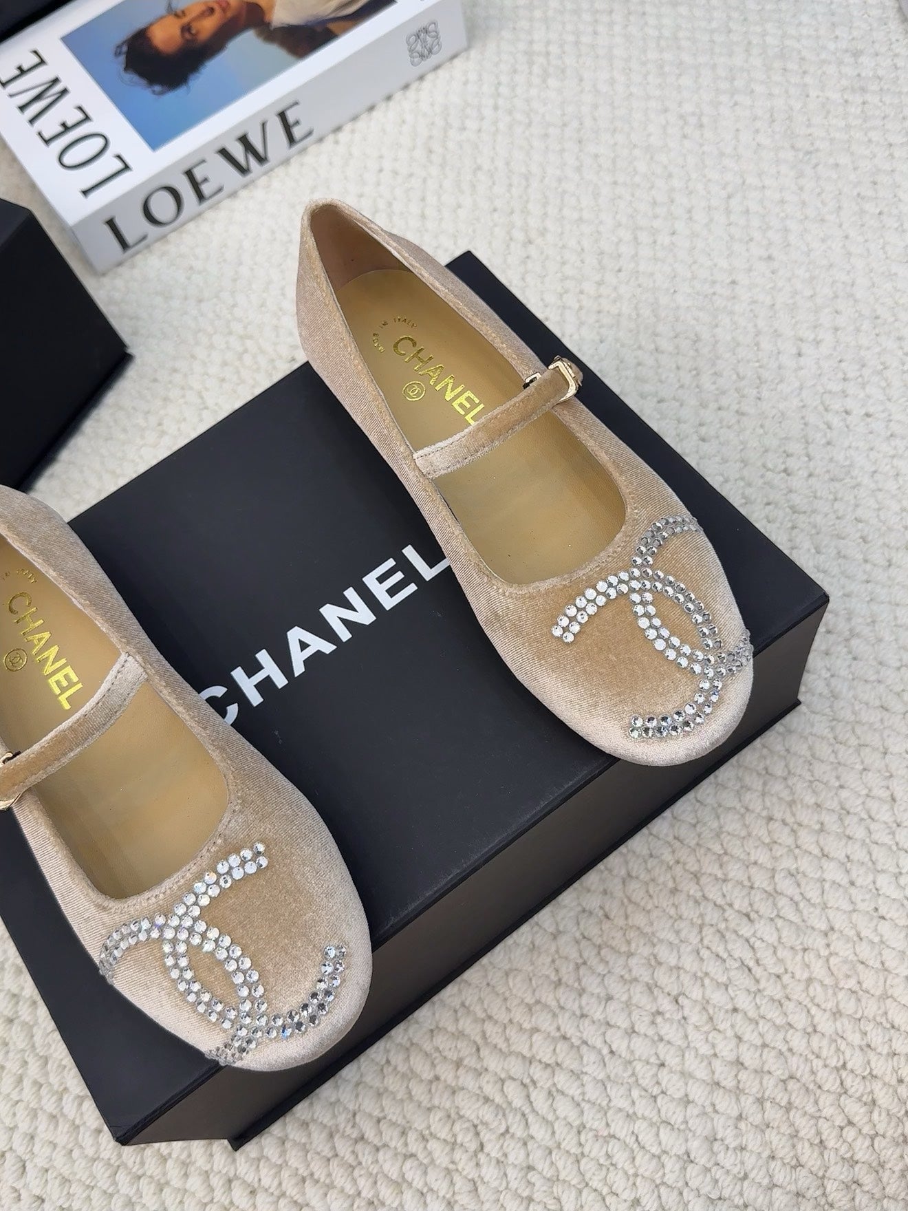 MARY JANE SHOES IN SAND BROWN VELVET WITH CRYSTALS LOGO - 34