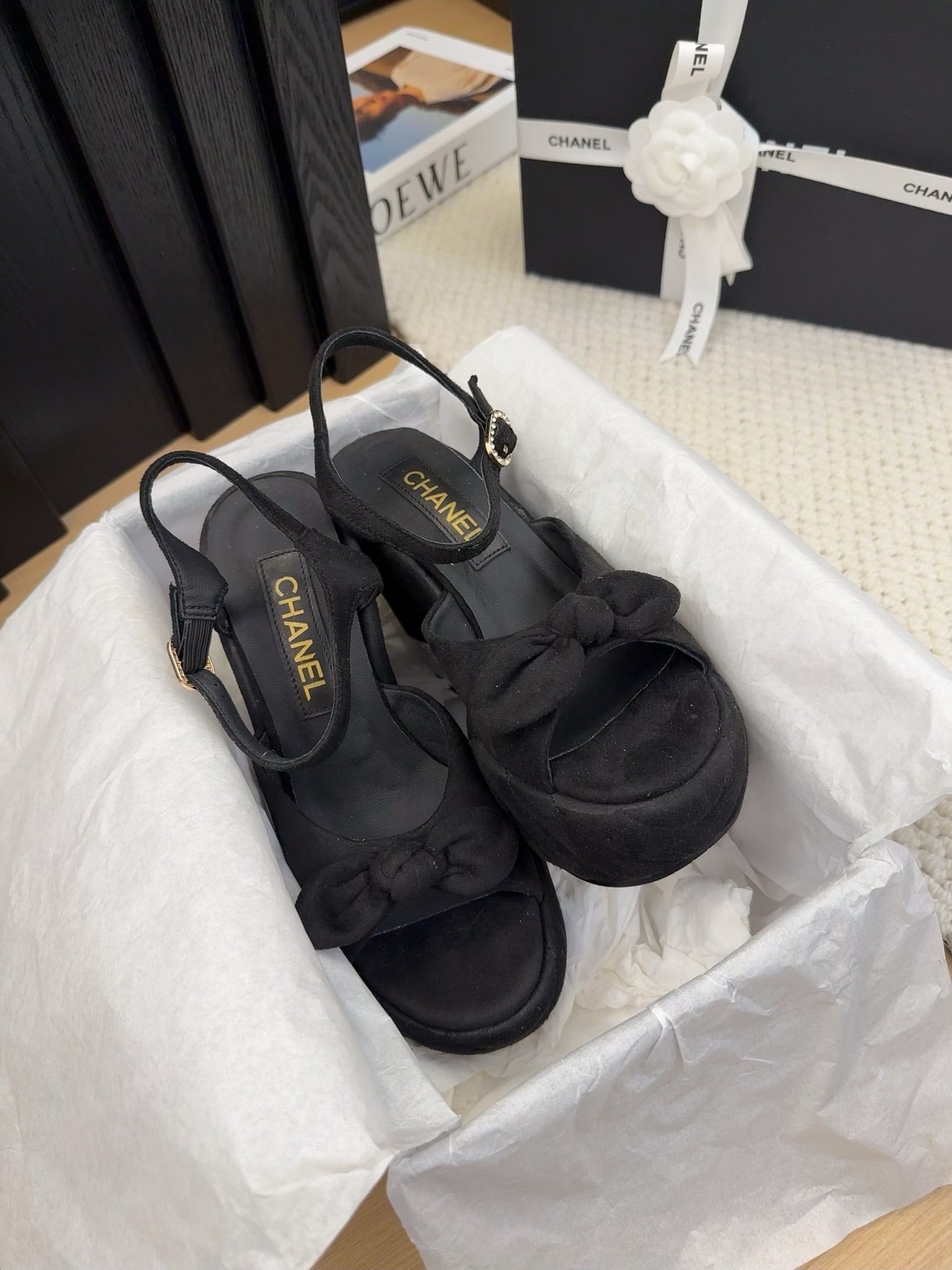 HIGH 12 CM PLATFORM SANDALS IN BLACK SUEDE - 34