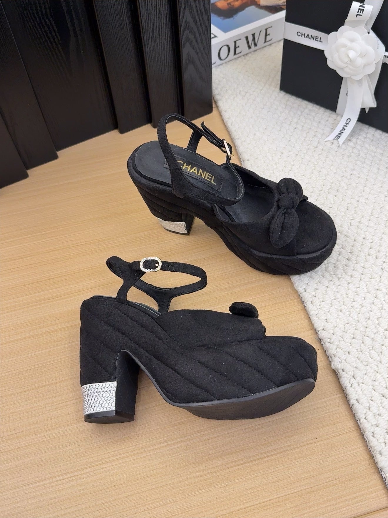 HIGH 12 CM PLATFORM SANDALS IN BLACK SUEDE - 34