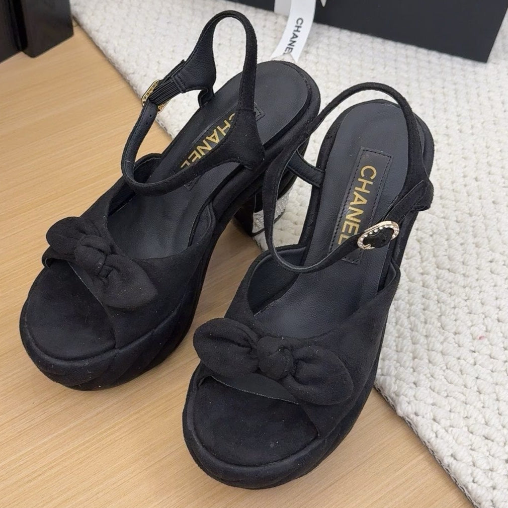 HIGH 12 CM PLATFORM SANDALS IN BLACK SUEDE - 34