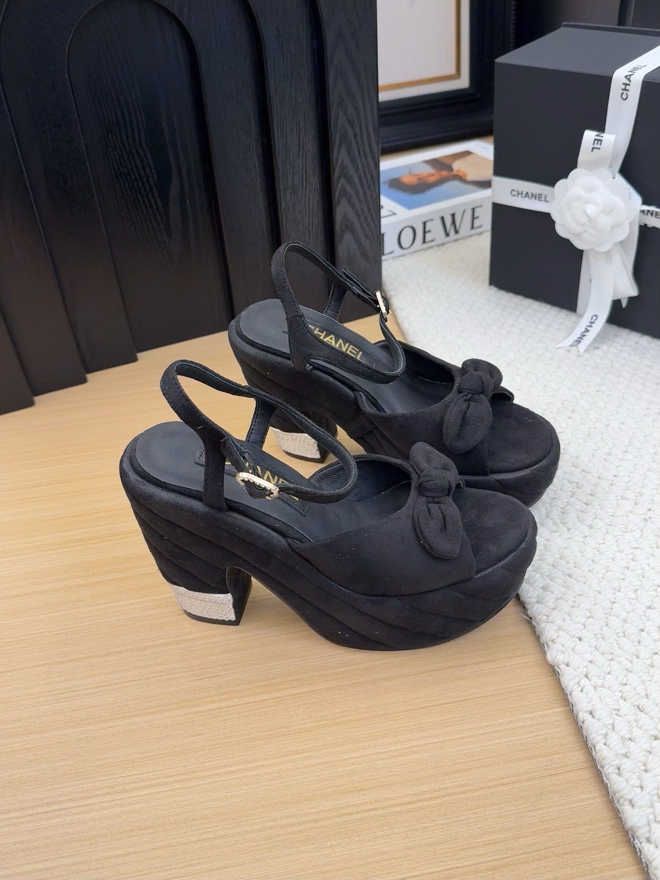 HIGH 12 CM PLATFORM SANDALS IN BLACK SUEDE - 34