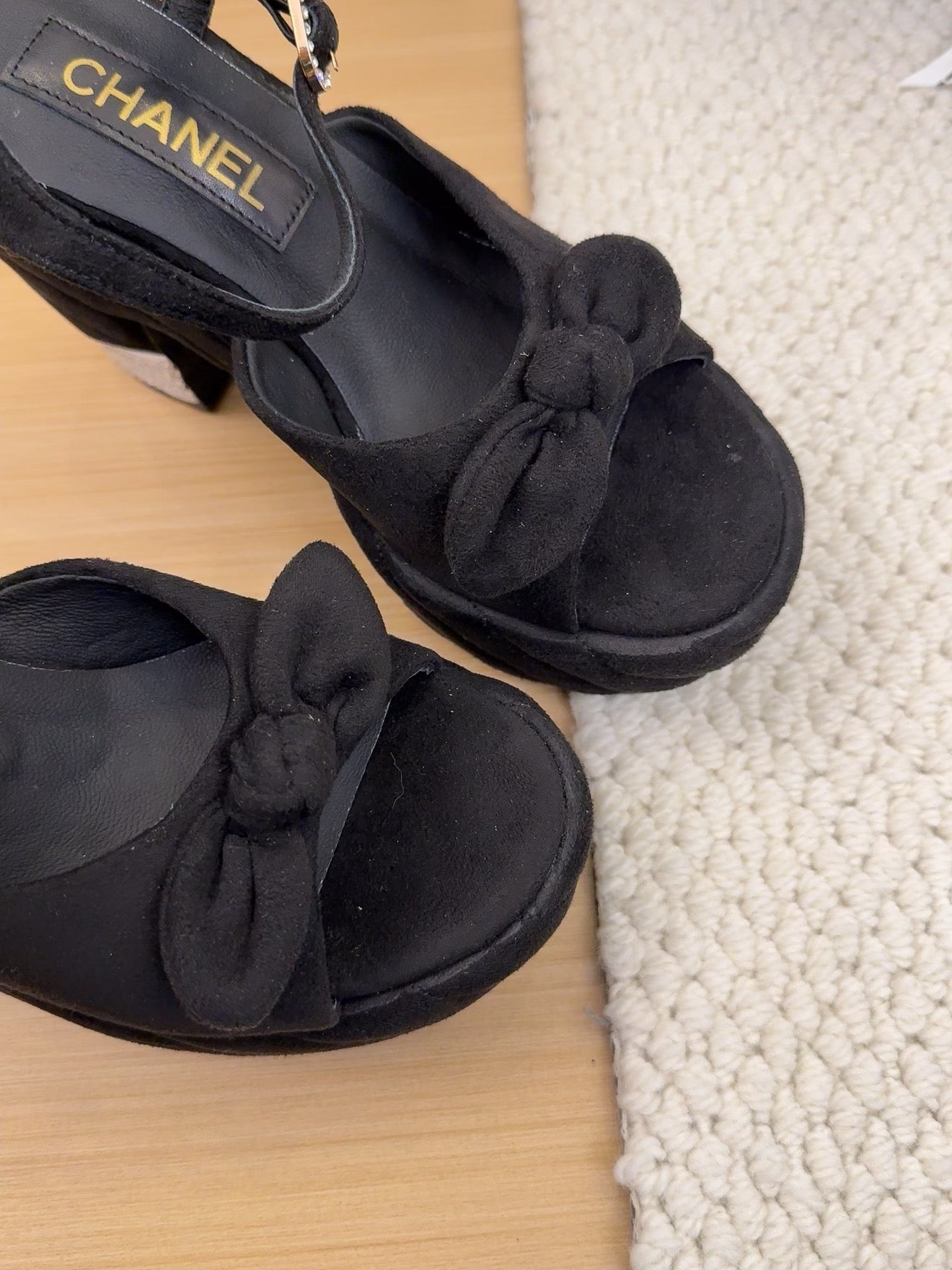 HIGH 12 CM PLATFORM SANDALS IN BLACK SUEDE - 34