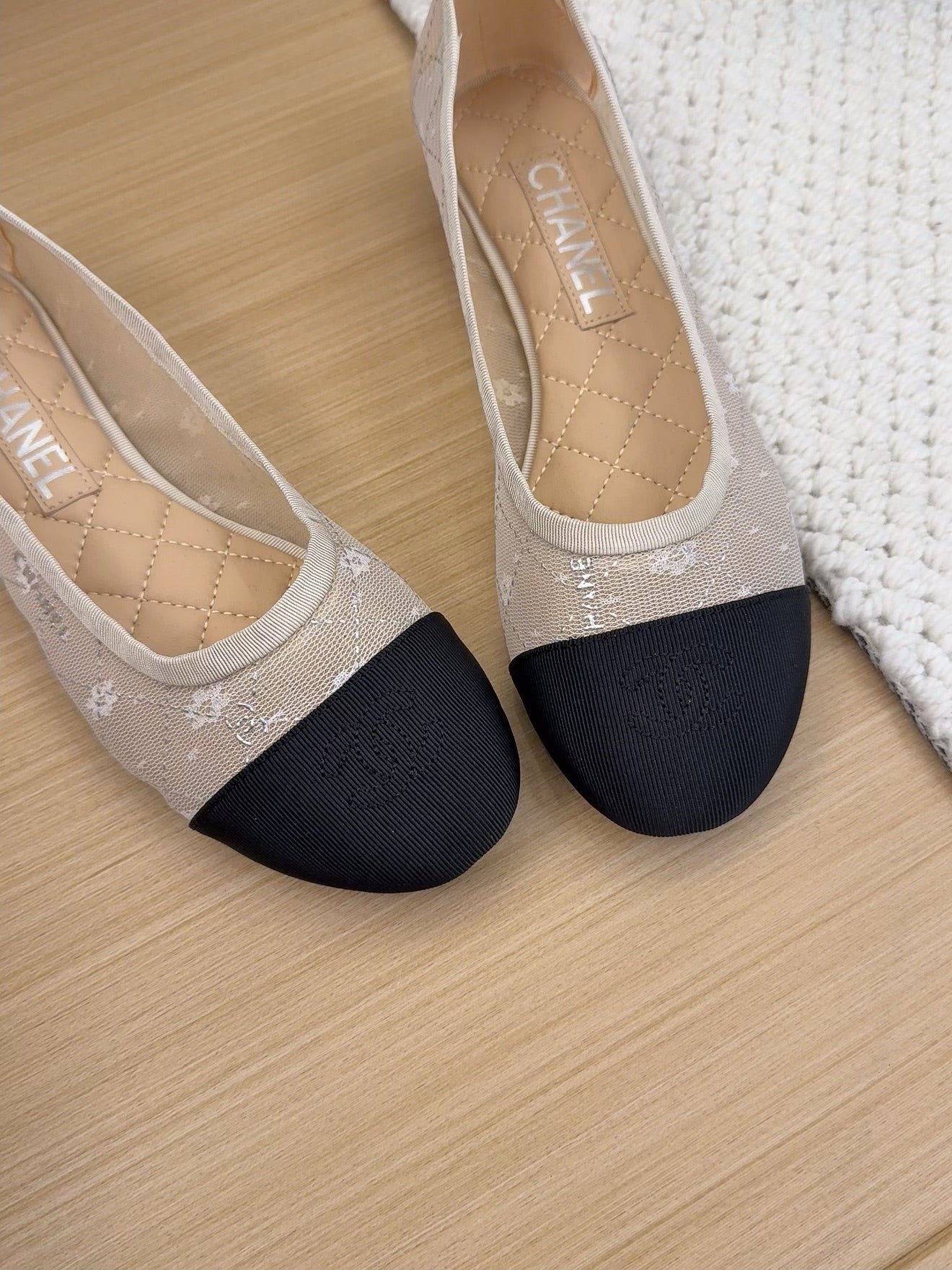 BALLET FLAT IN BLACK FABRIC AND WHITE MESH - 34