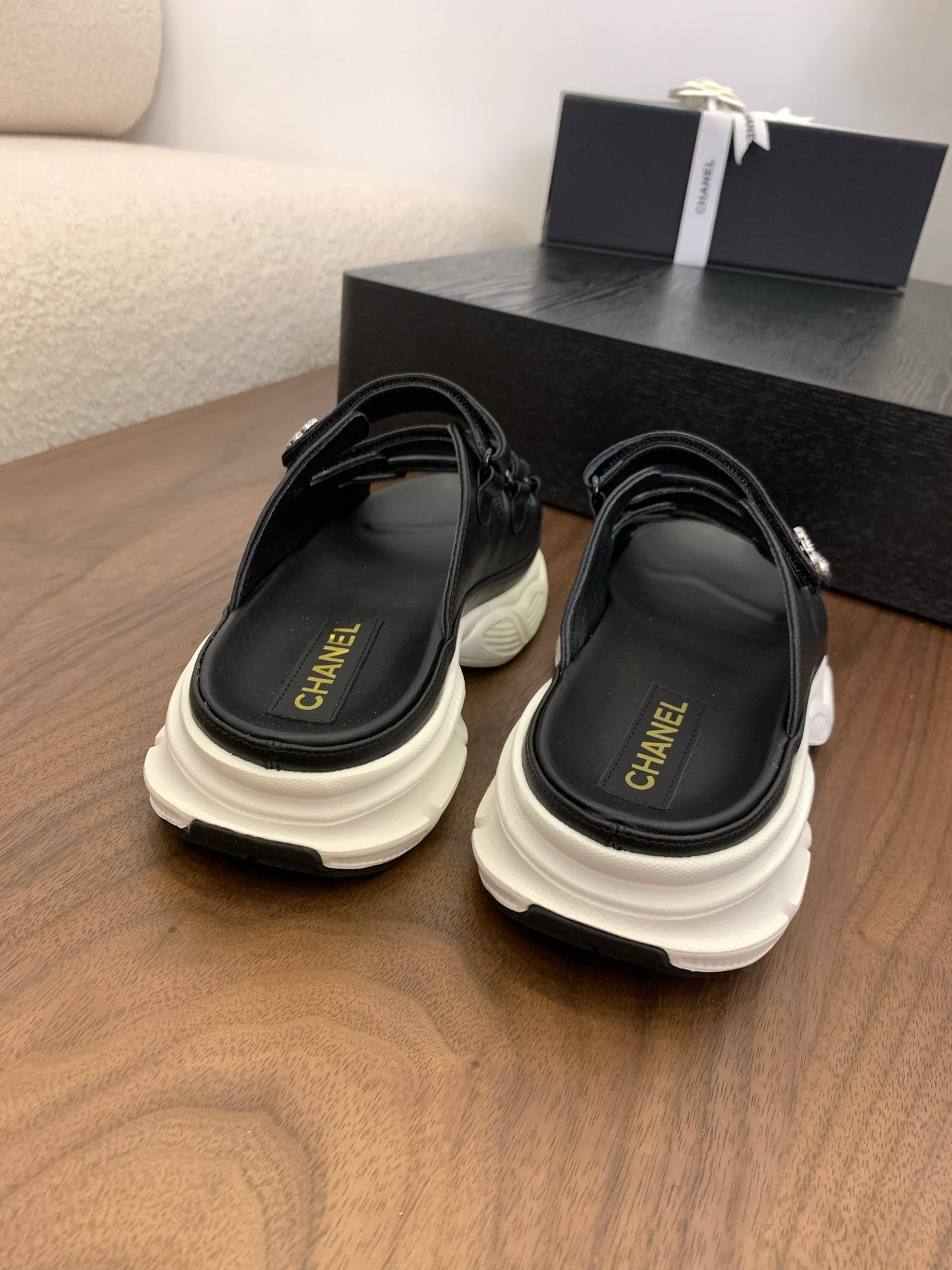 MULES 25S LOGO IN BLACK LAMBSKIN - 35
