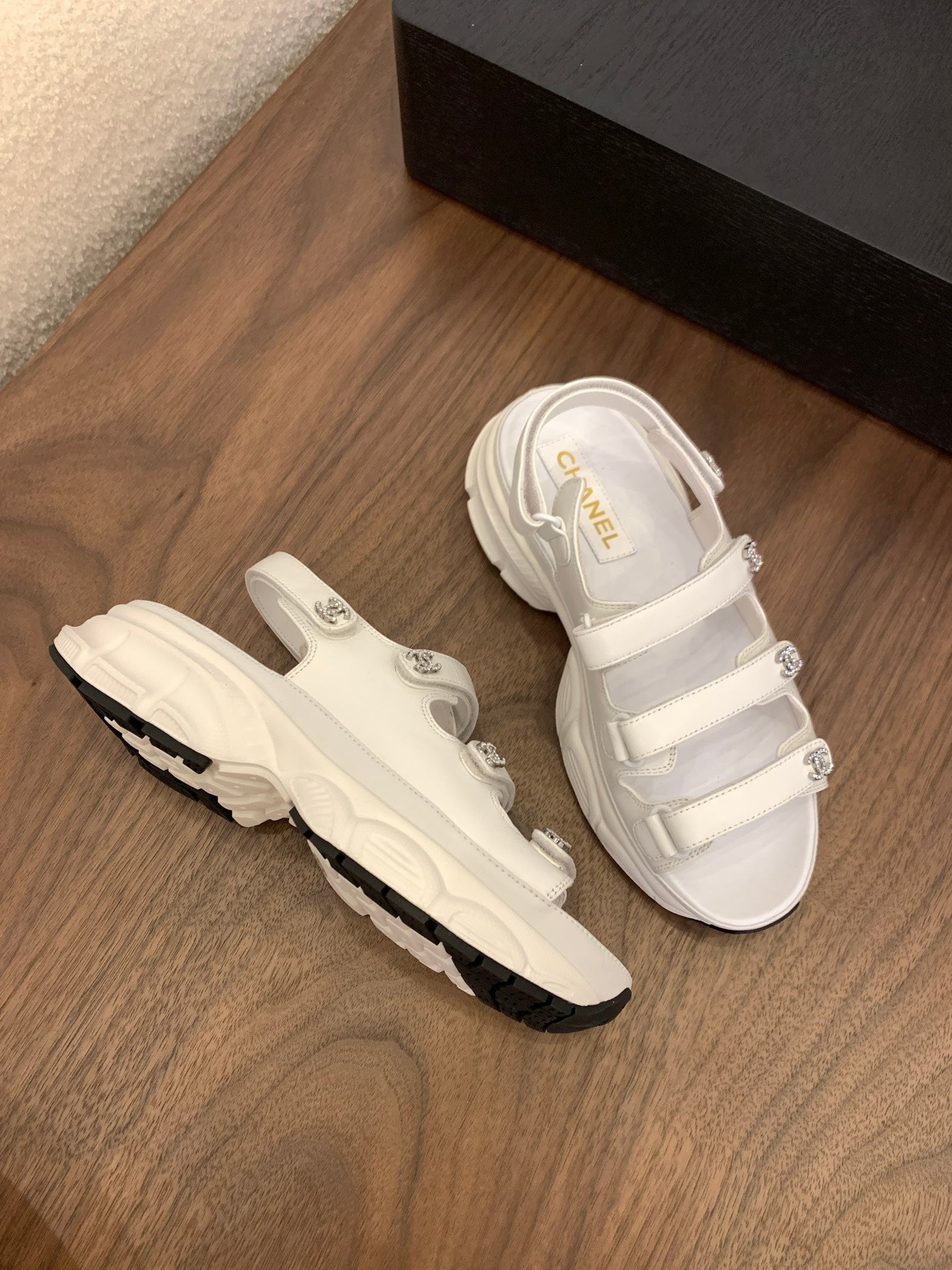 SANDAL 25S LOGO IN WHITE LAMBSKIN - 35