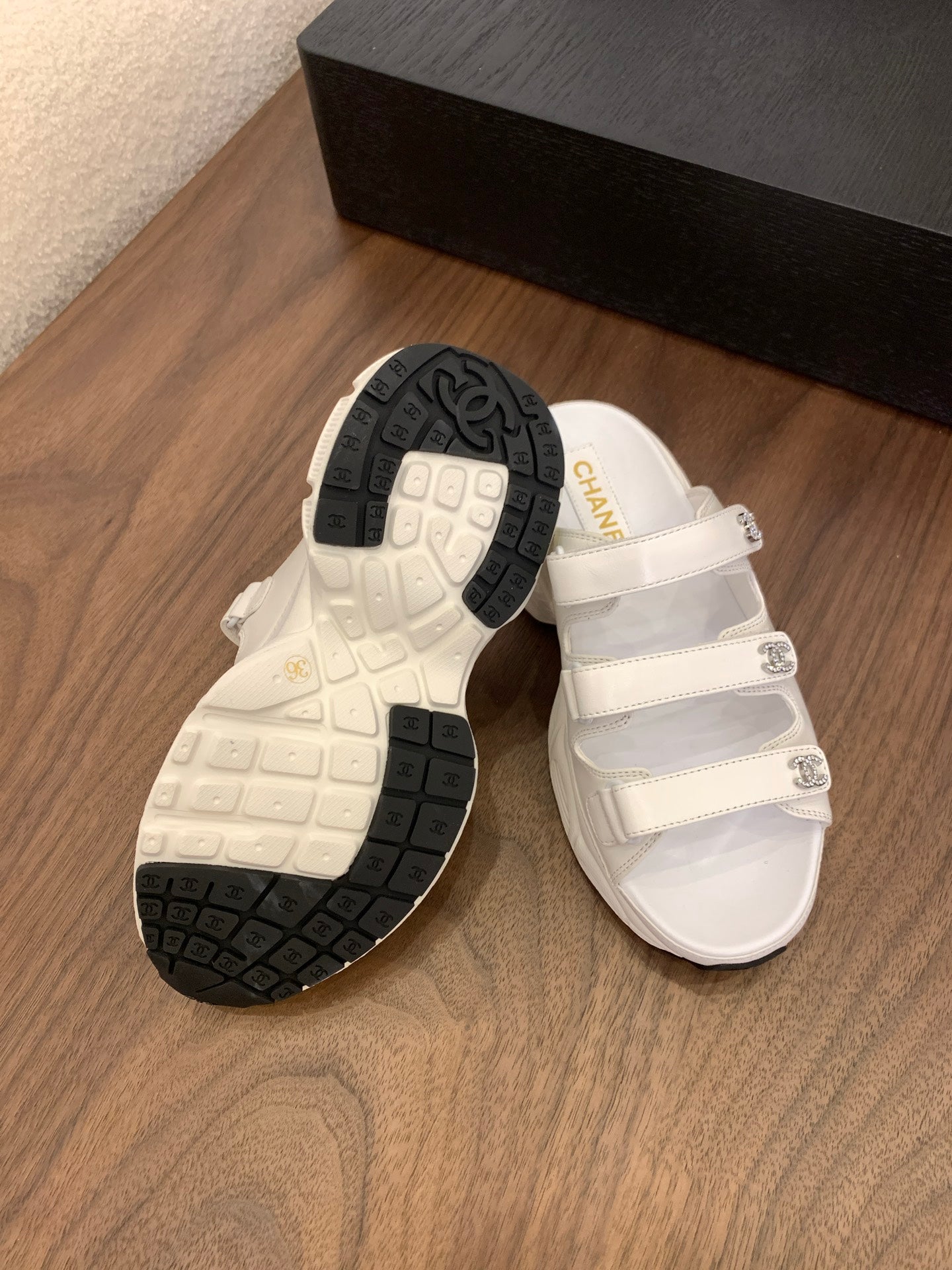 MULES 25S LOGO IN WHITE LAMBSKIN - 35