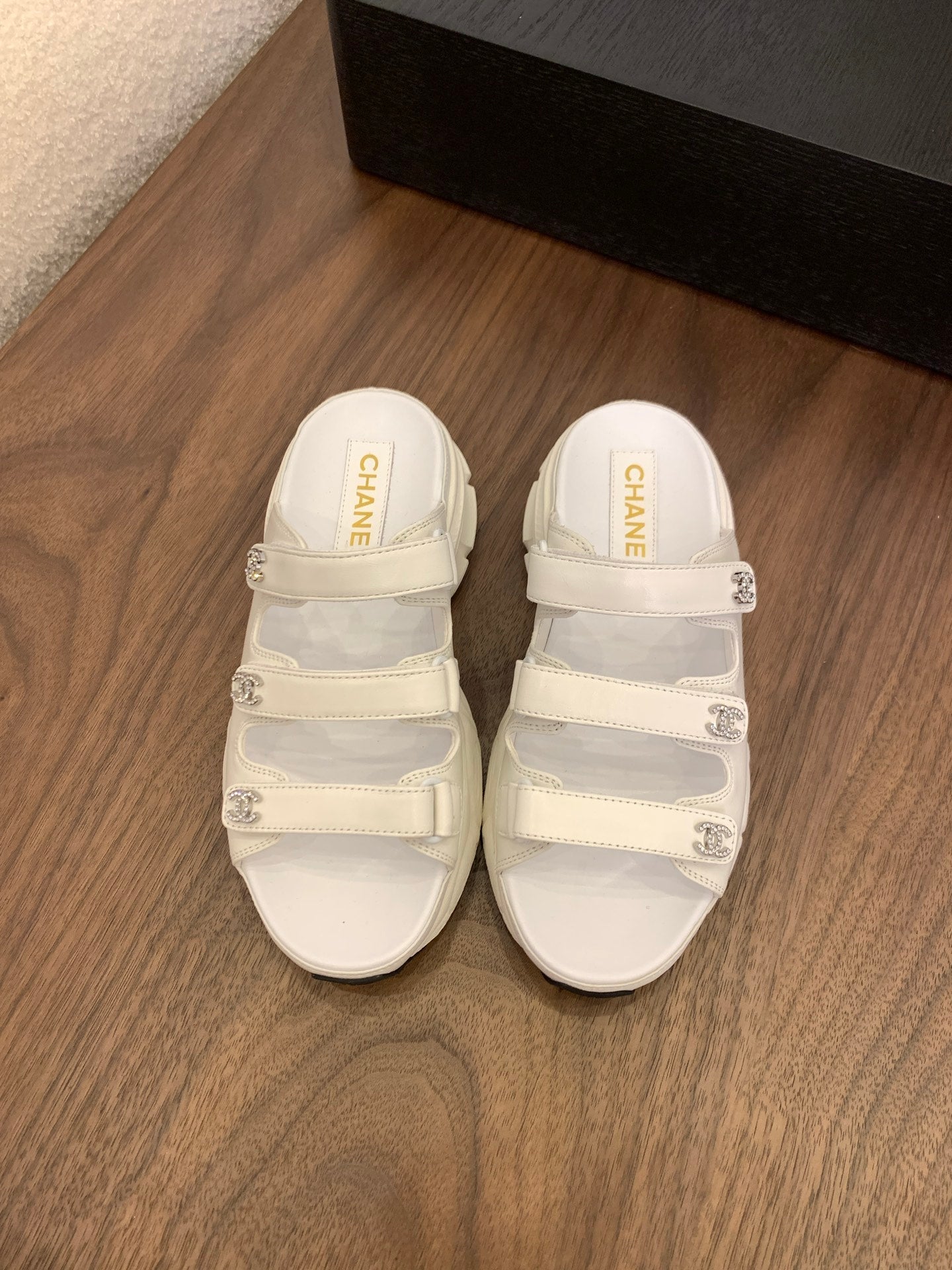 MULES 25S LOGO IN WHITE LAMBSKIN - 35