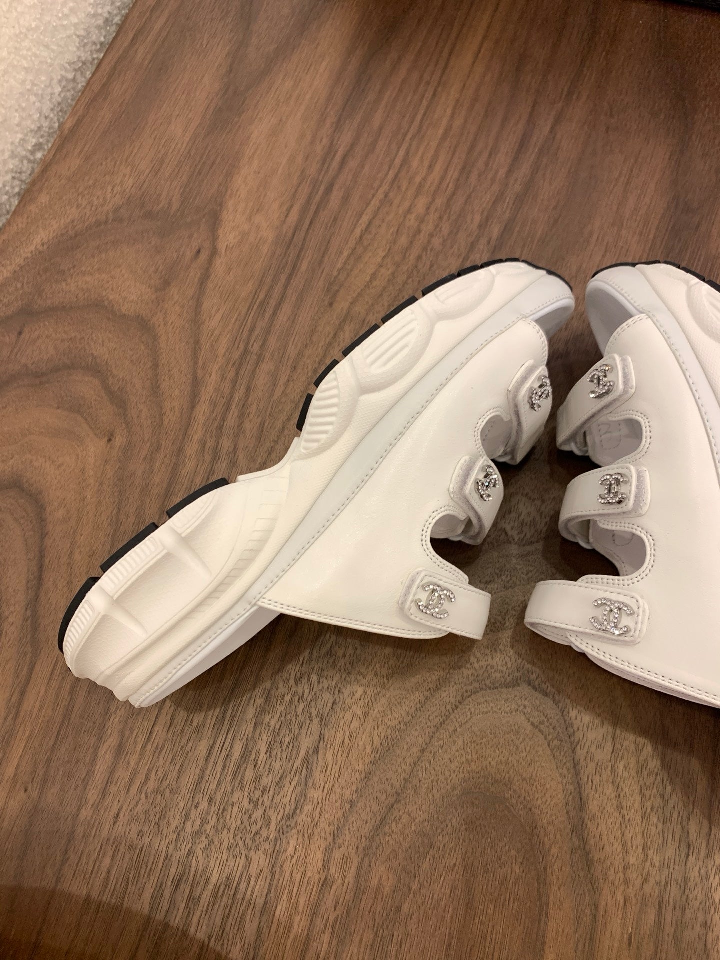 MULES 25S LOGO IN WHITE LAMBSKIN - 35