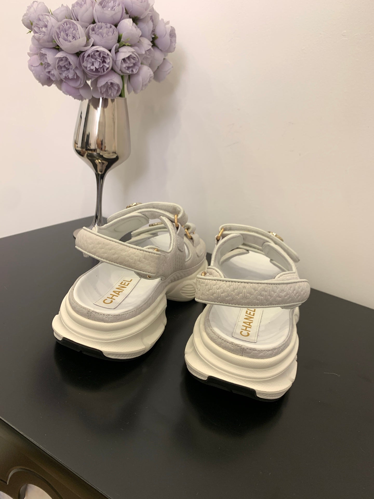 SANDAL 25S IN WHITE LAMBSKIN EMBOSED SNAKE PATTERN - 35