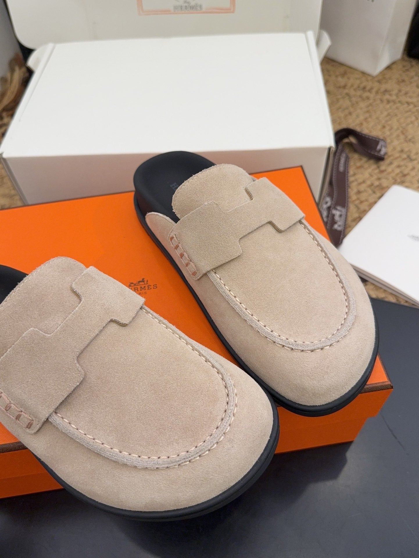 HM 25S MULE IN BEIGE SUEDE - 35