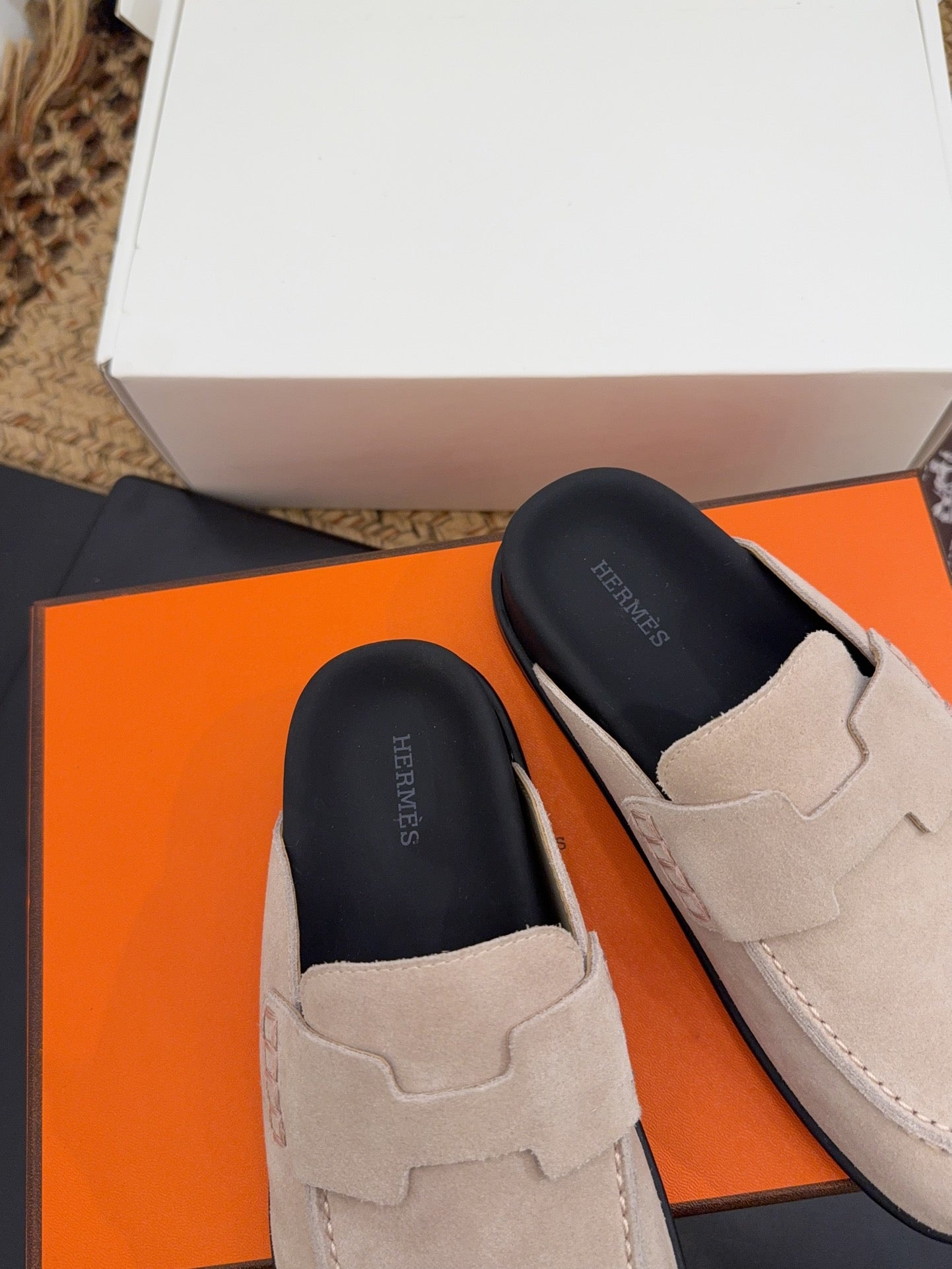 HM 25S MULE IN BEIGE SUEDE - 35