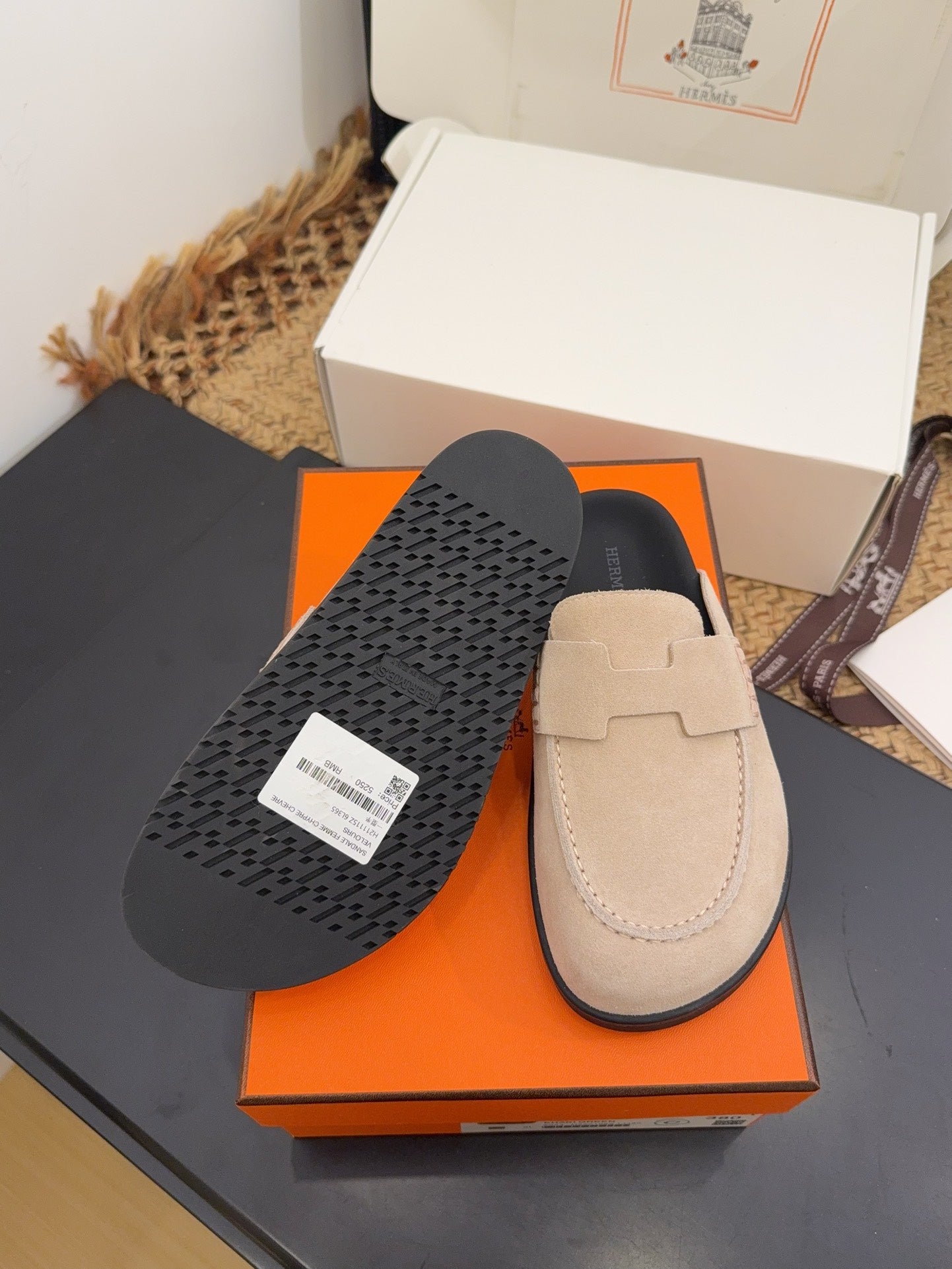 HM 25S MULE IN BEIGE SUEDE - 35