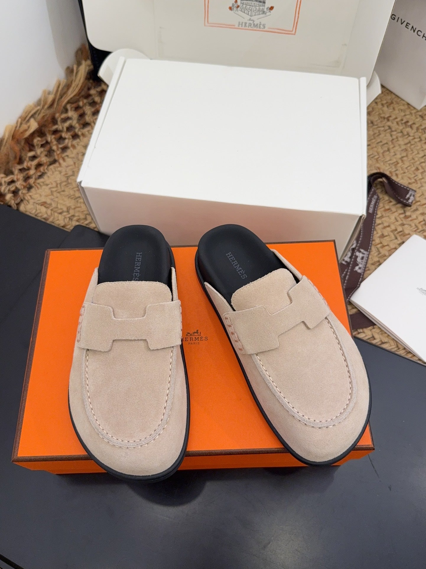 HM 25S MULE IN BEIGE SUEDE - 35
