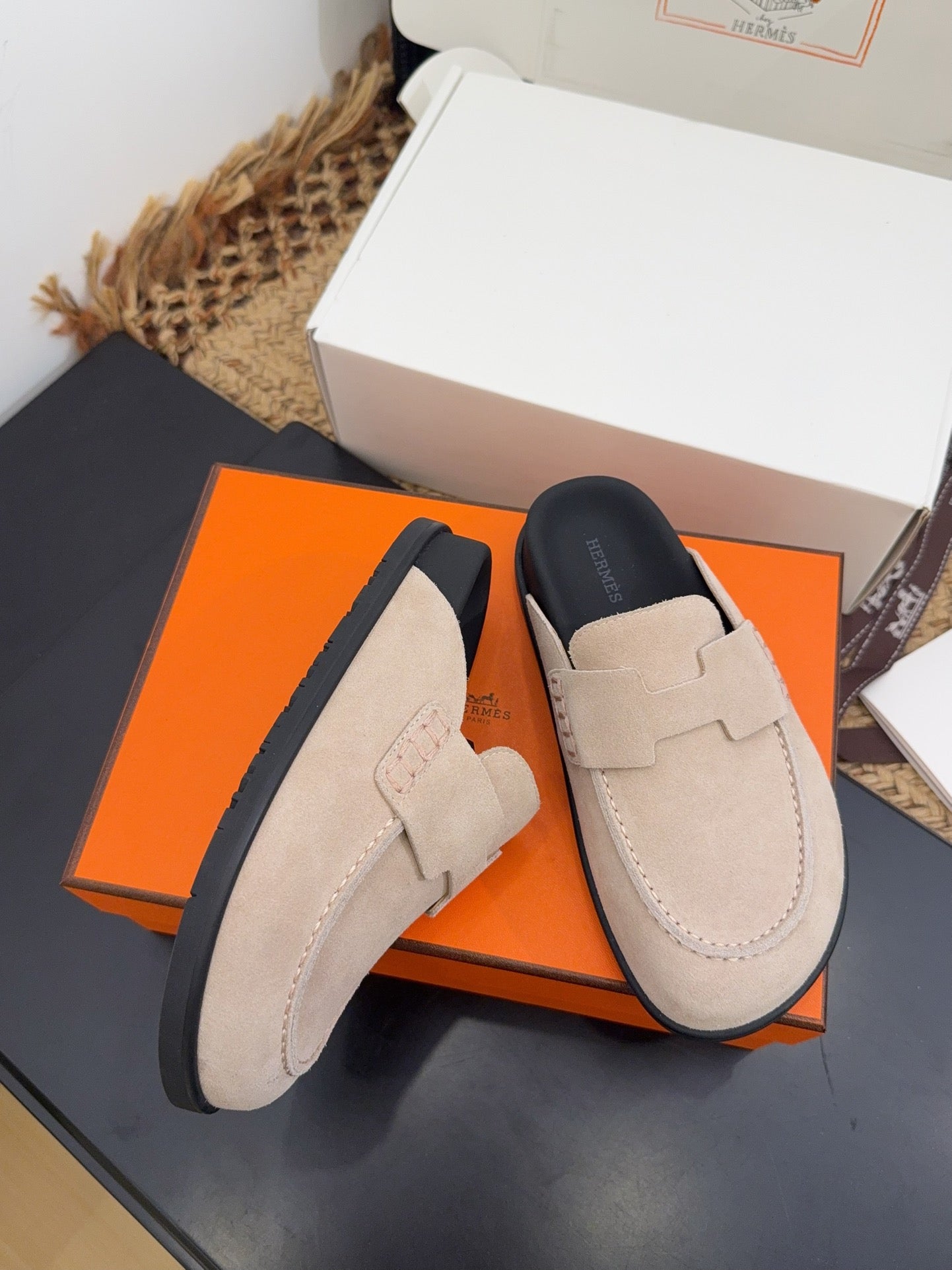 HM 25S MULE IN BEIGE SUEDE - 35