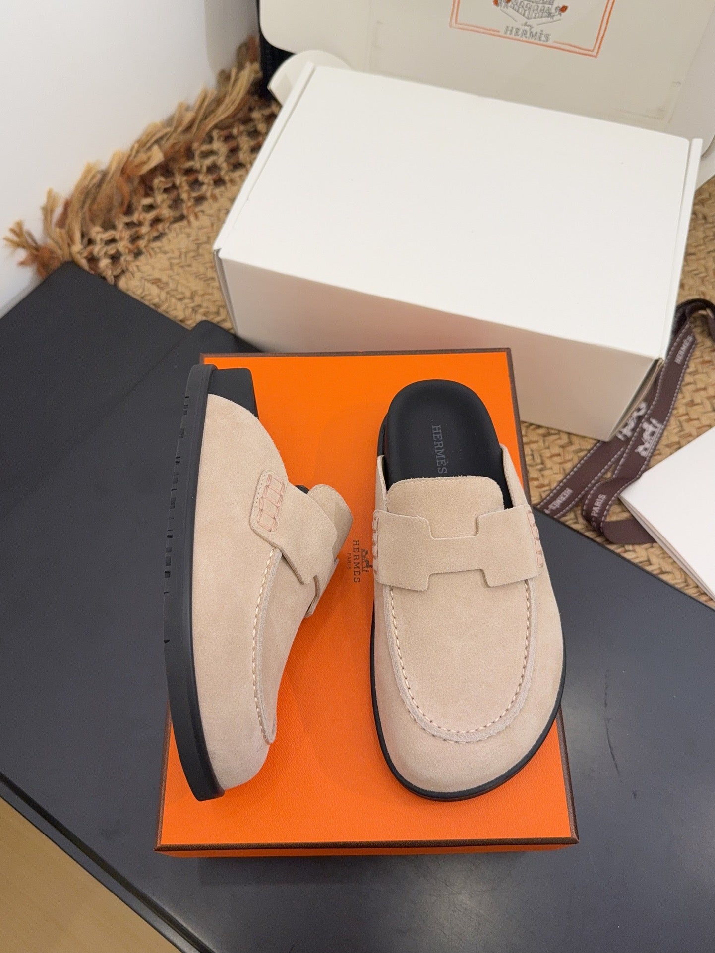 HM 25S MULE IN BEIGE SUEDE - 35