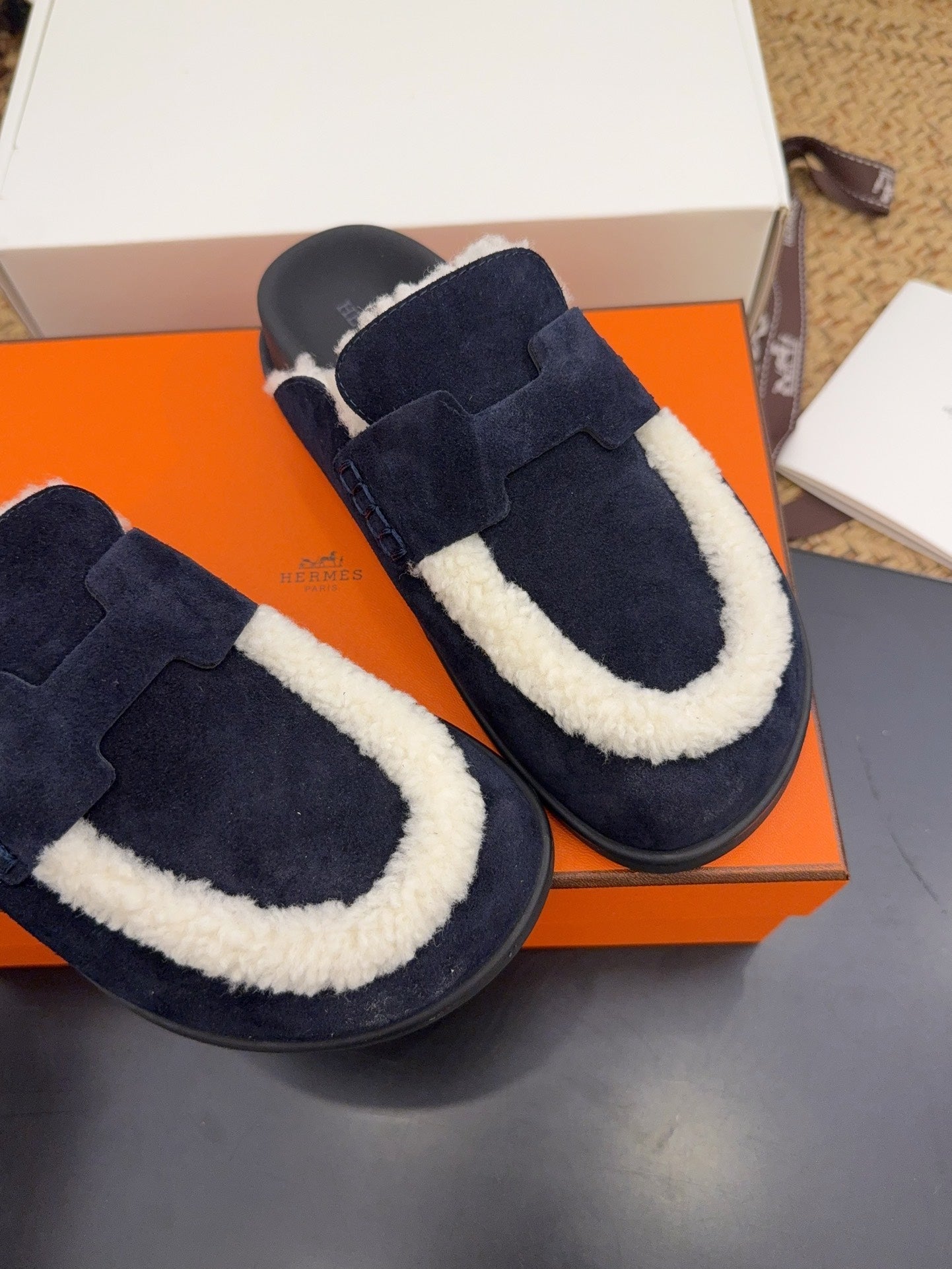 HM 25S MULE IN DARK SLATE BLUE SUEDE MIX WHITE SHEARLING - 35