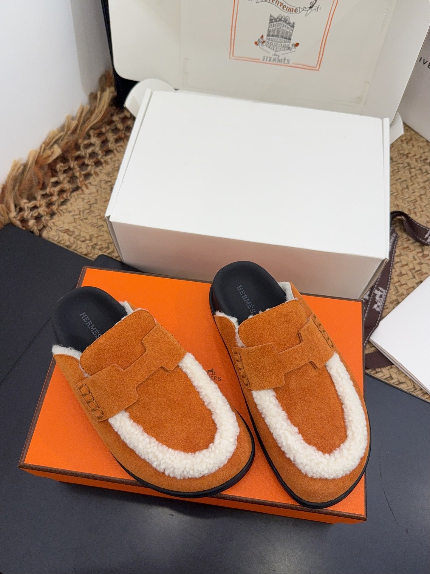 HM 25S MULE IN ORANGE SUEDE MIX WHITE SHEARLING - 35