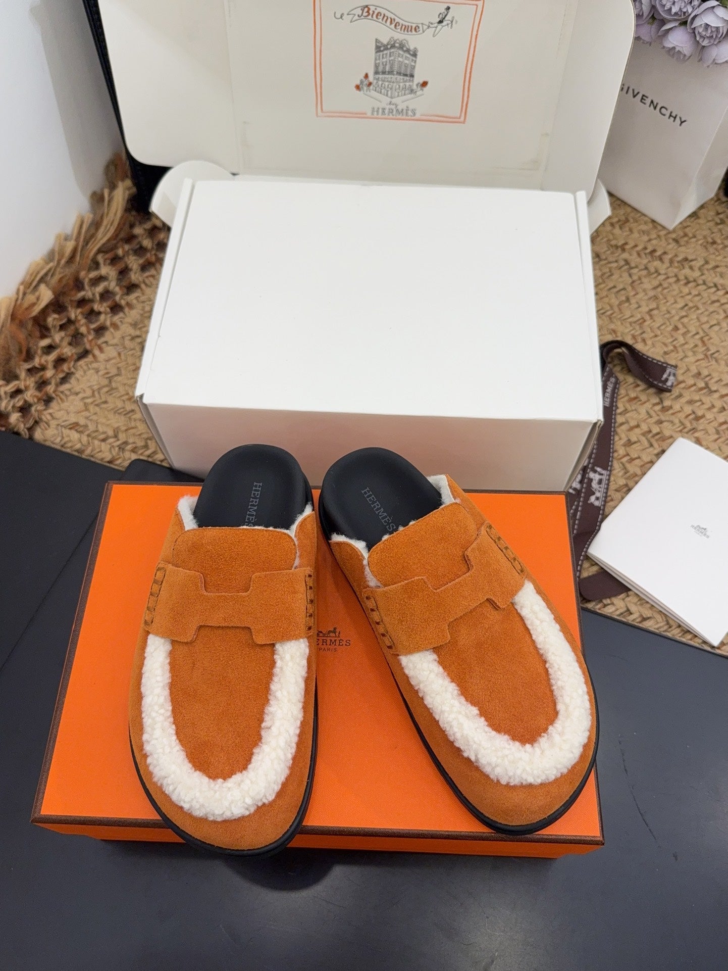 HM 25S MULE IN ORANGE SUEDE MIX WHITE SHEARLING - 35