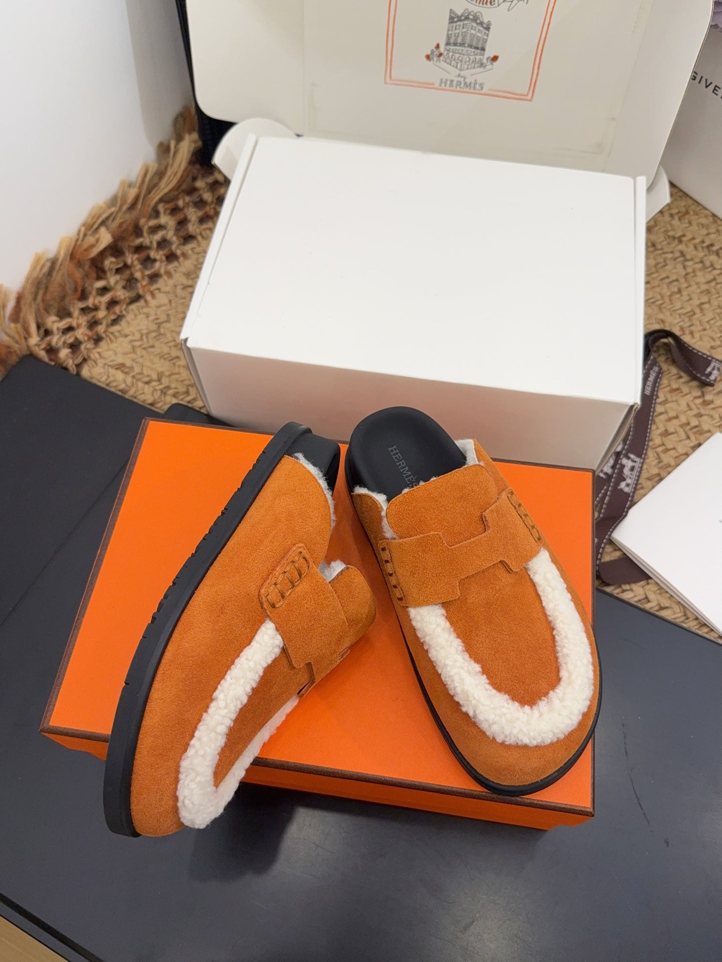 HM 25S MULE IN ORANGE SUEDE MIX WHITE SHEARLING - 35
