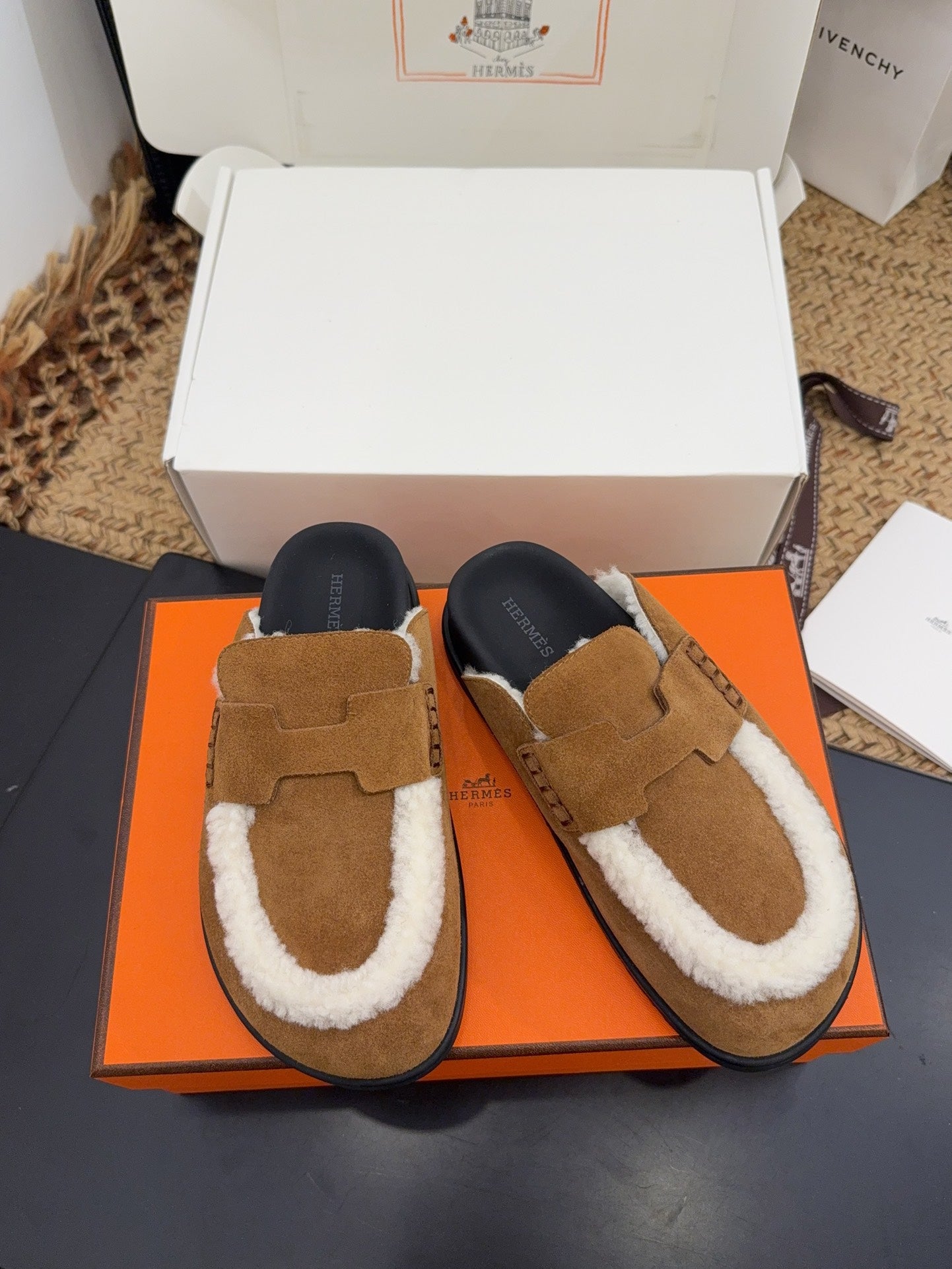 HM 25S MULE IN SOFT BROWN SUEDE MIX WHITE SHEARLING - 35
