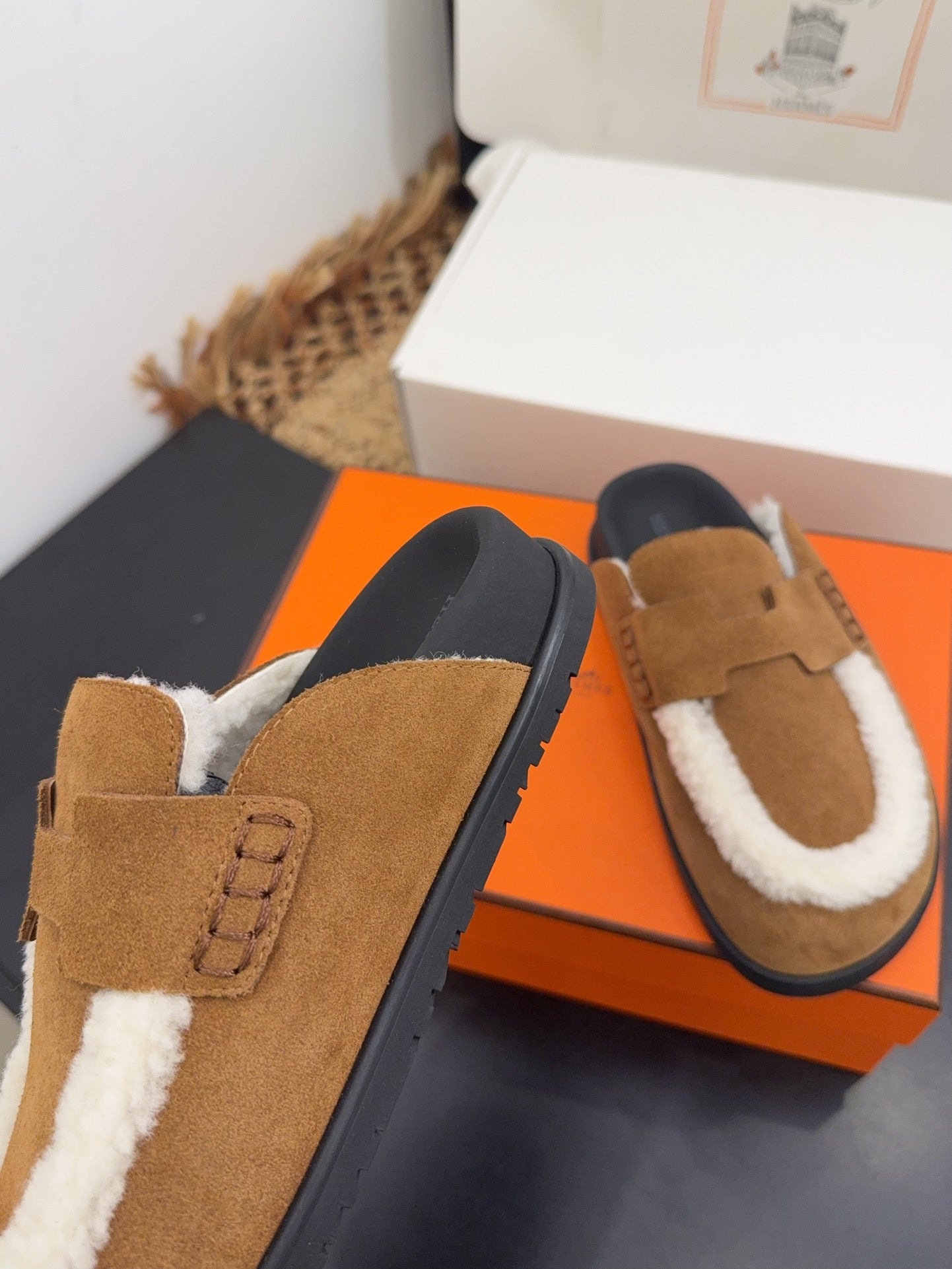 HM 25S MULE IN SOFT BROWN SUEDE MIX WHITE SHEARLING - 35