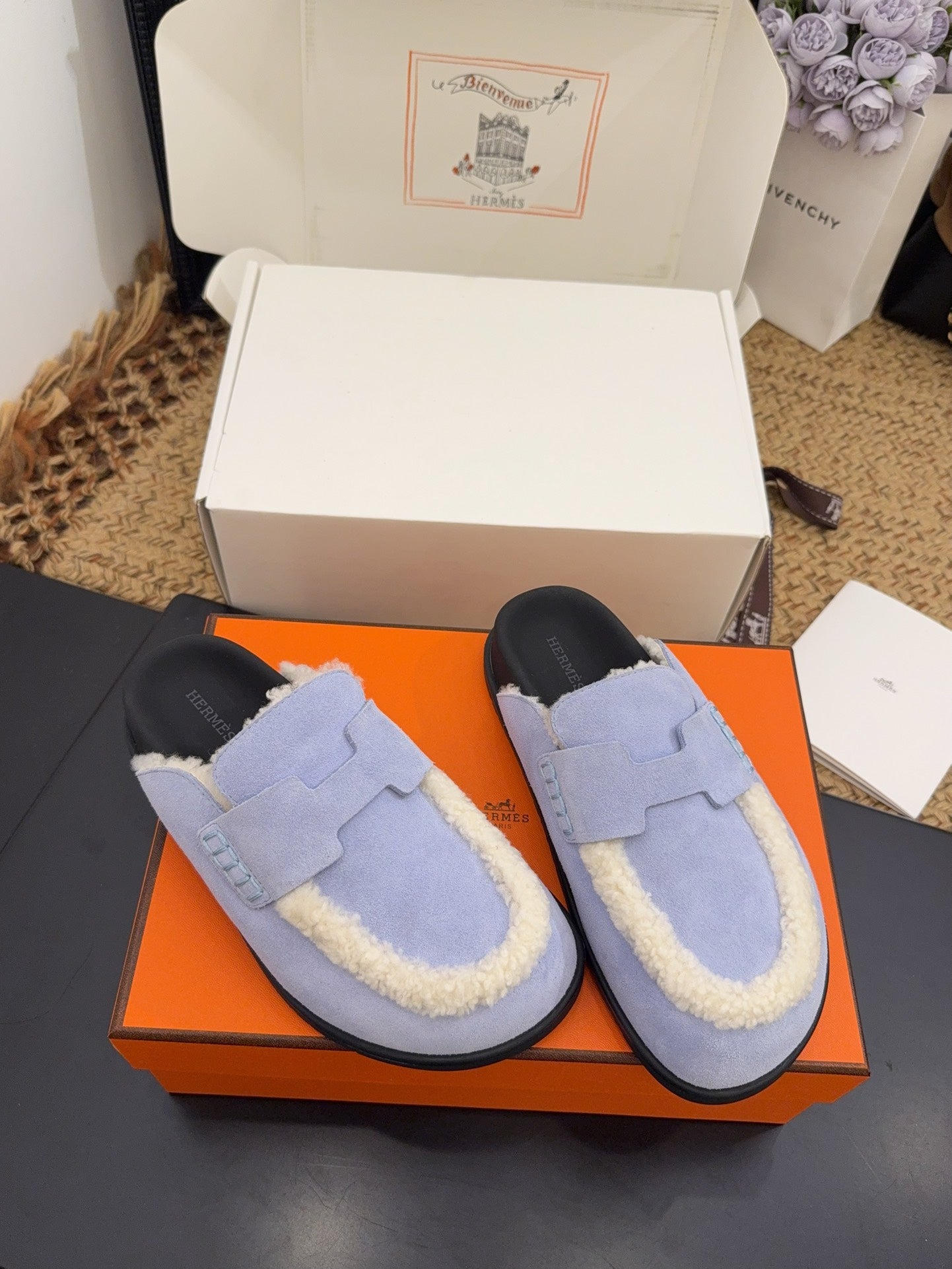 HM 25S MULE IN SOFT LAVENDER BLUE SUEDE MIX WHITE SHEARLING - 35