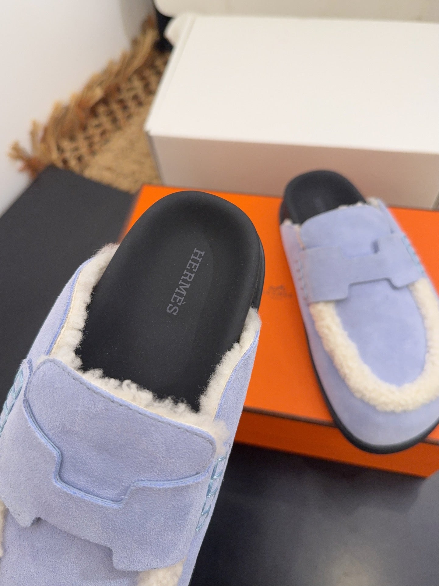 HM 25S MULE IN SOFT LAVENDER BLUE SUEDE MIX WHITE SHEARLING - 35