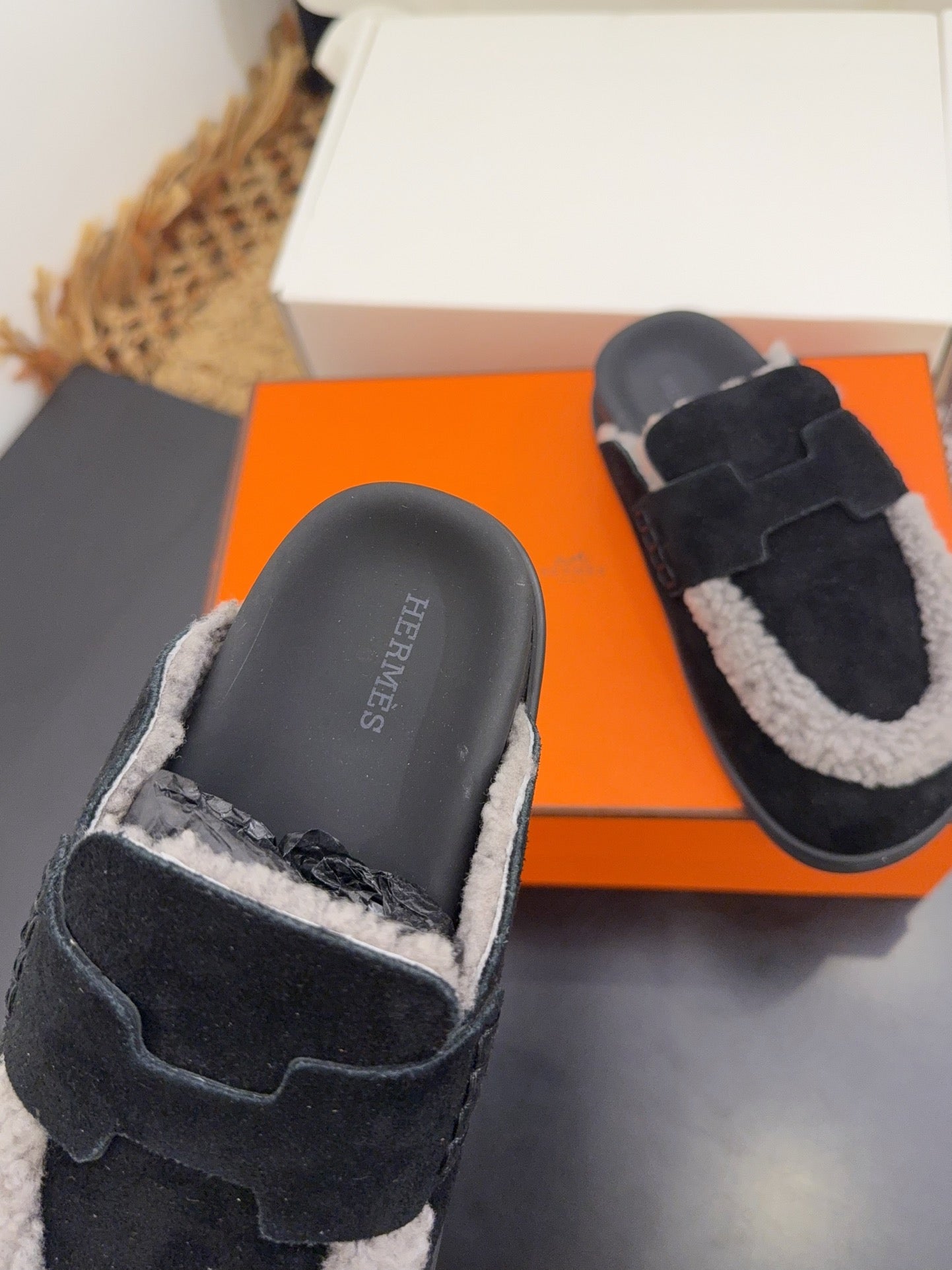 HM 25S MULE IN BLACK SUEDE MIX GREY SHEARLING - 35