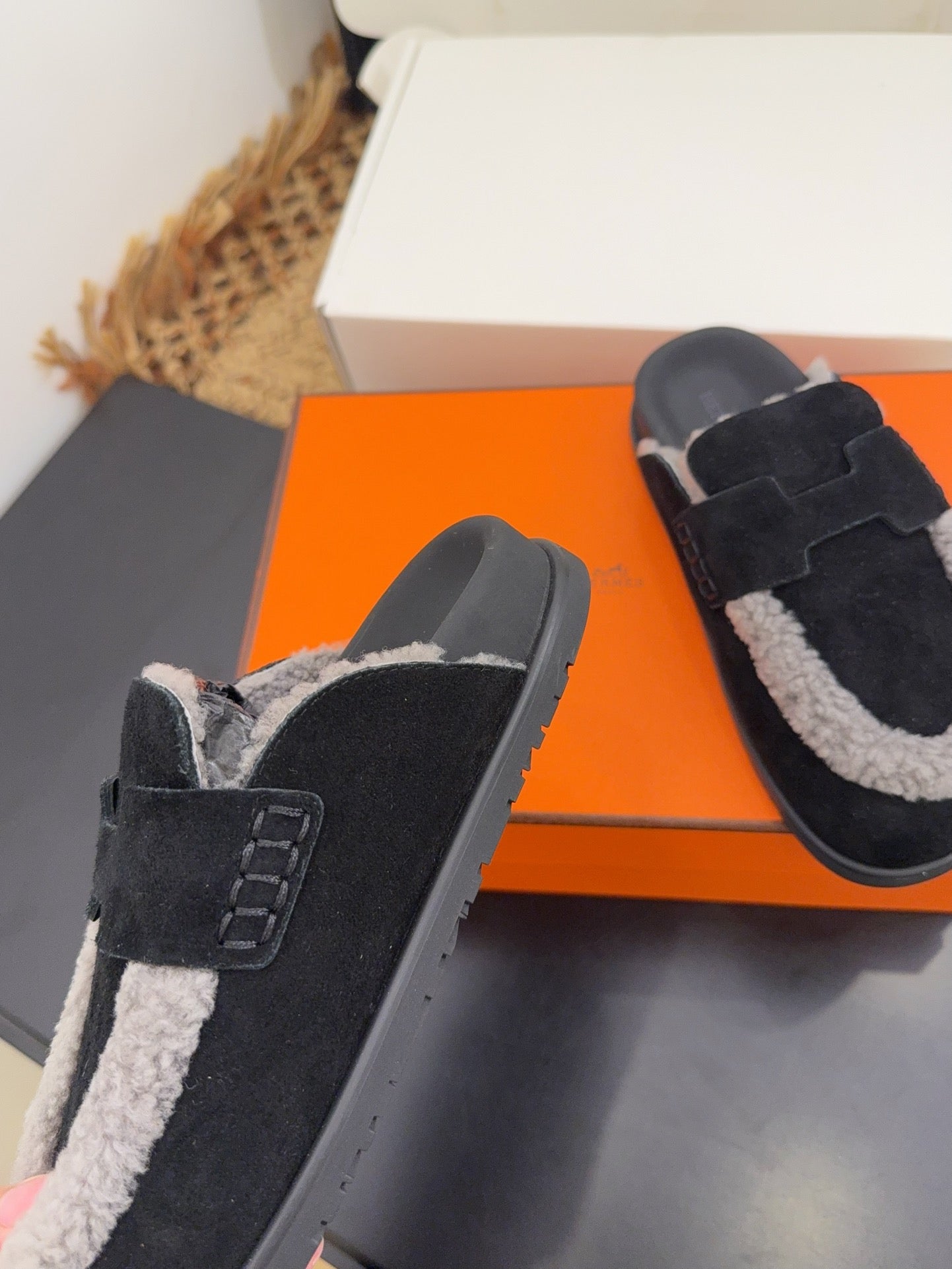 HM 25S MULE IN BLACK SUEDE MIX GREY SHEARLING - 35